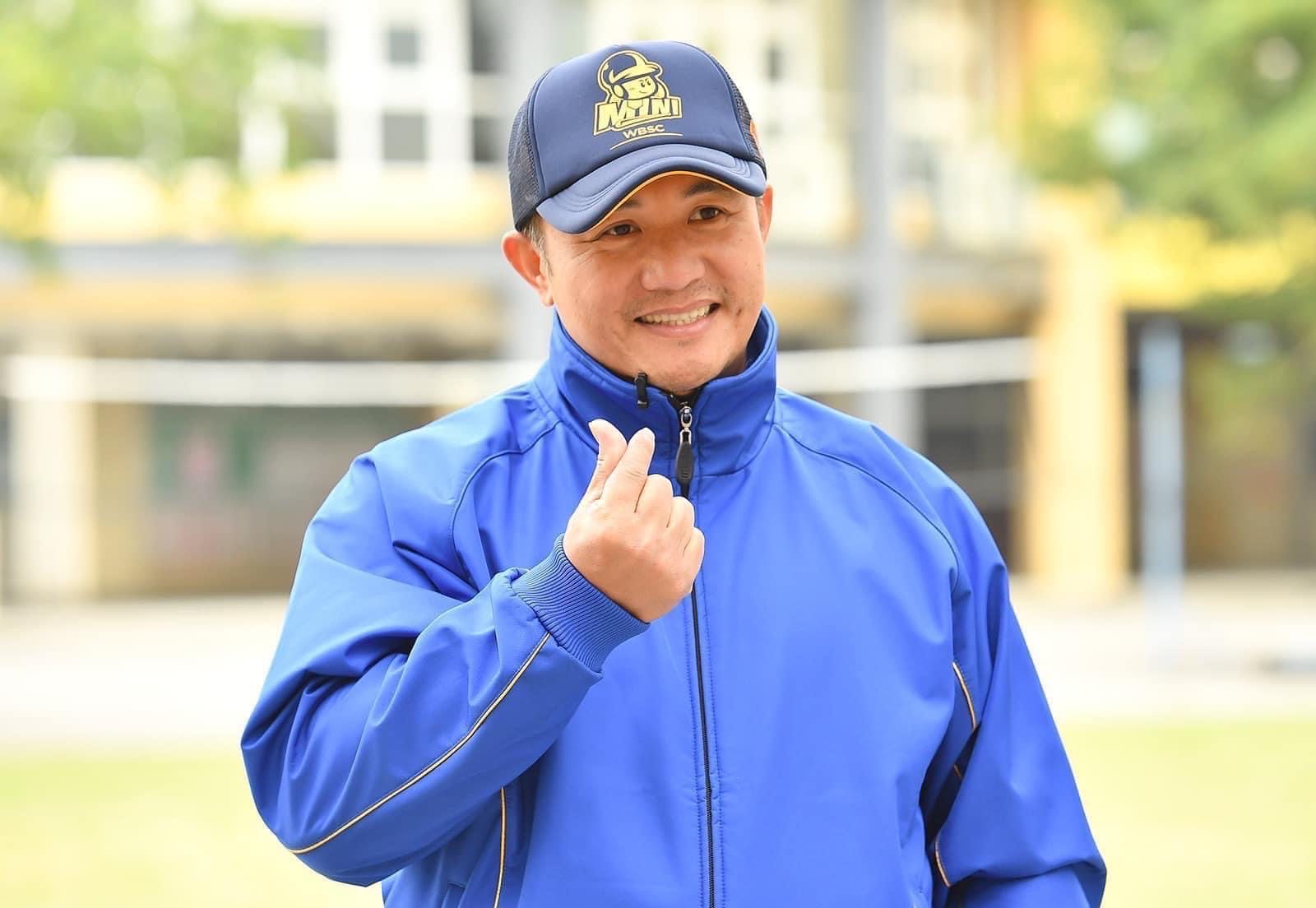職棒球星張泰山首度參與高雄龍舟，共同行銷高雄端午龍舟。高雄市運發局提供