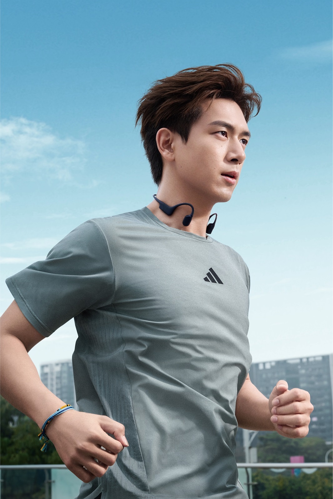 adidas Climacool Intensity 運動上衣採用冰感紗線面料帶來即時清爽的效果。官方提供