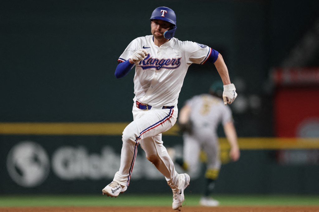 東岡凱爾(Kyle Higashioka)自從2023年賽季結束被交易。法新社
