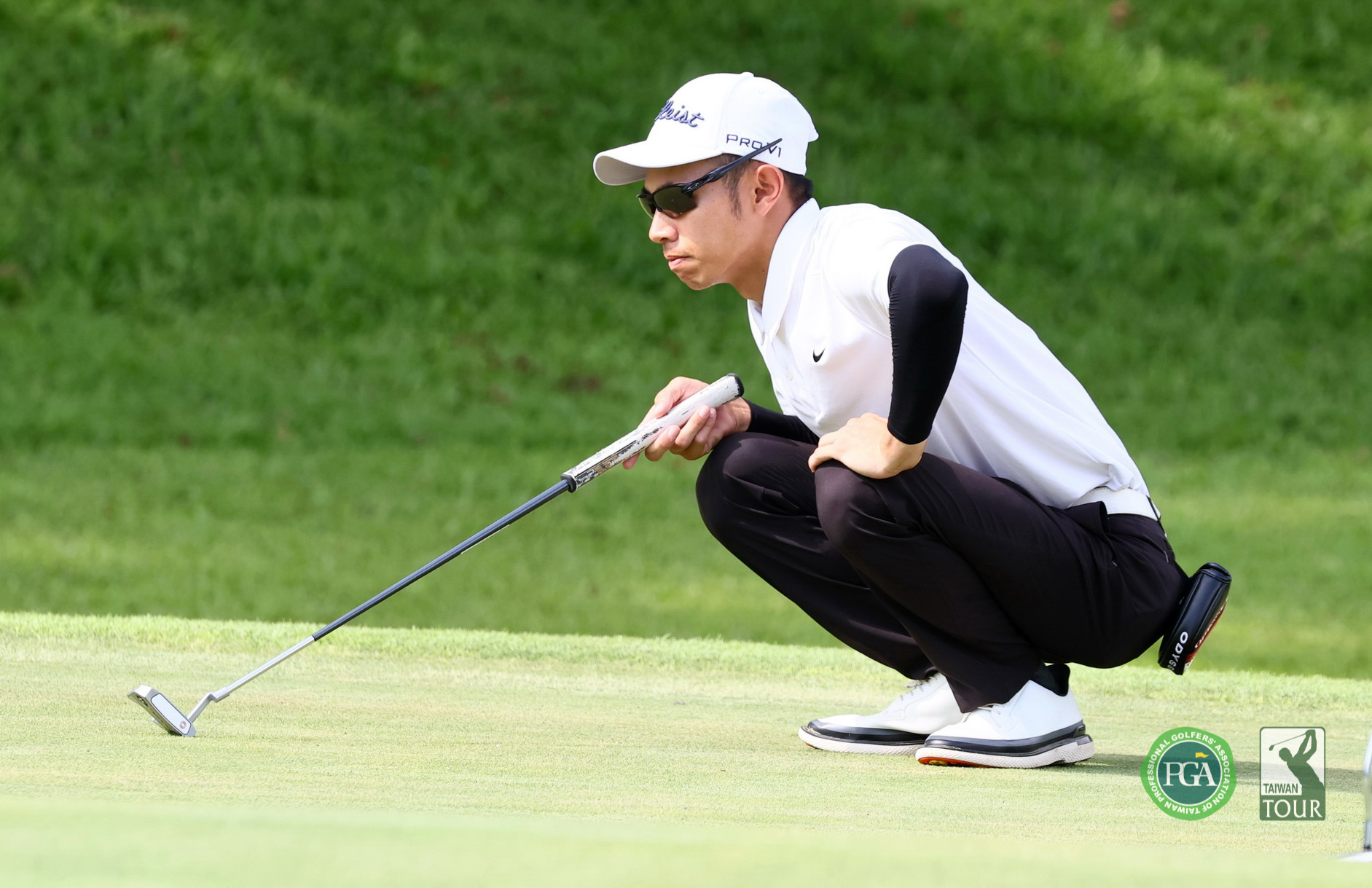 許育誠首回合抓8鳥無柏忌以64桿-8暫並列第一。Tpga／鍾豐榮攝影
