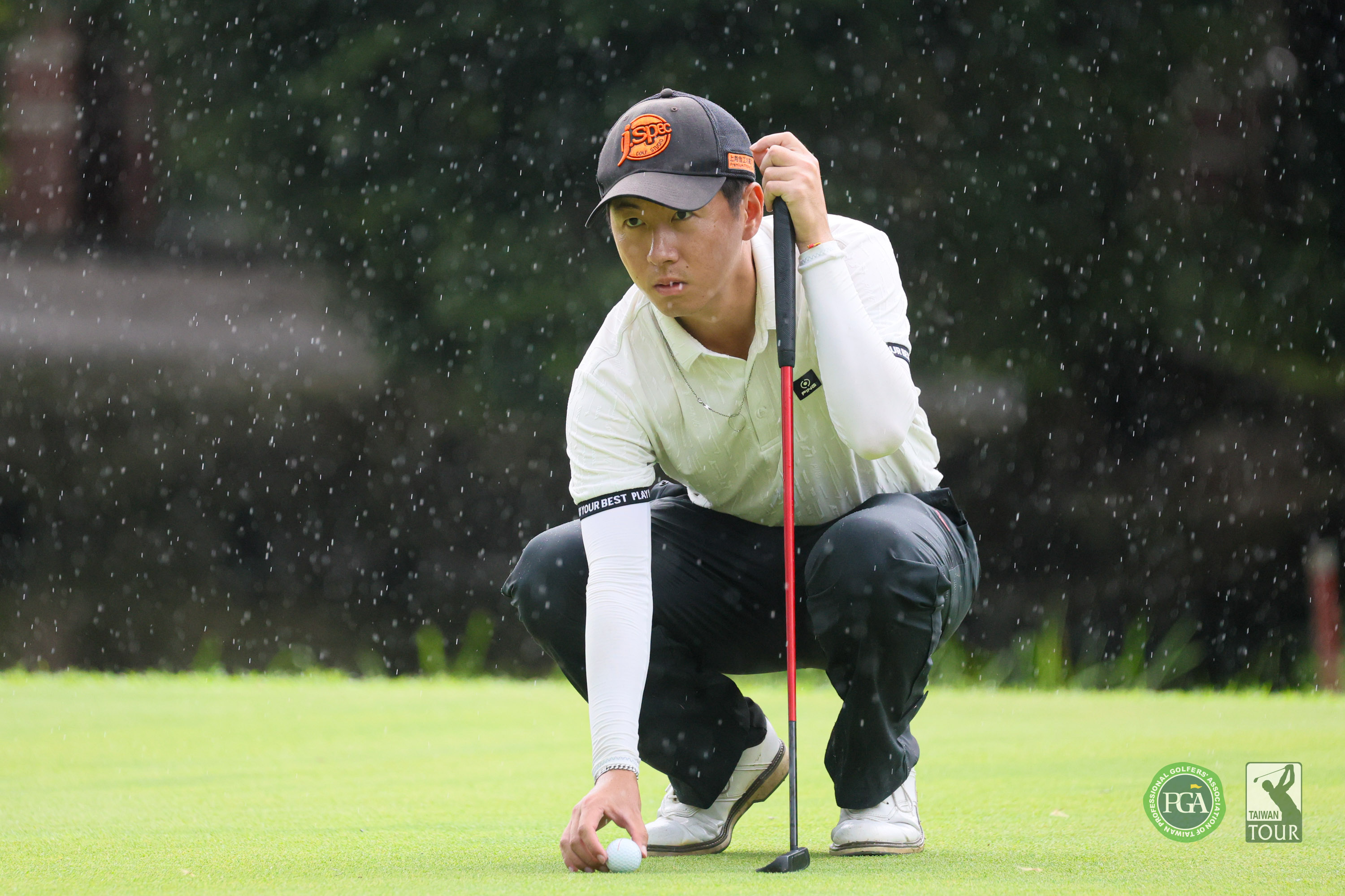 謝霆葳以兩回合135桿-9暫居第四。Tpga／林聖凱攝影