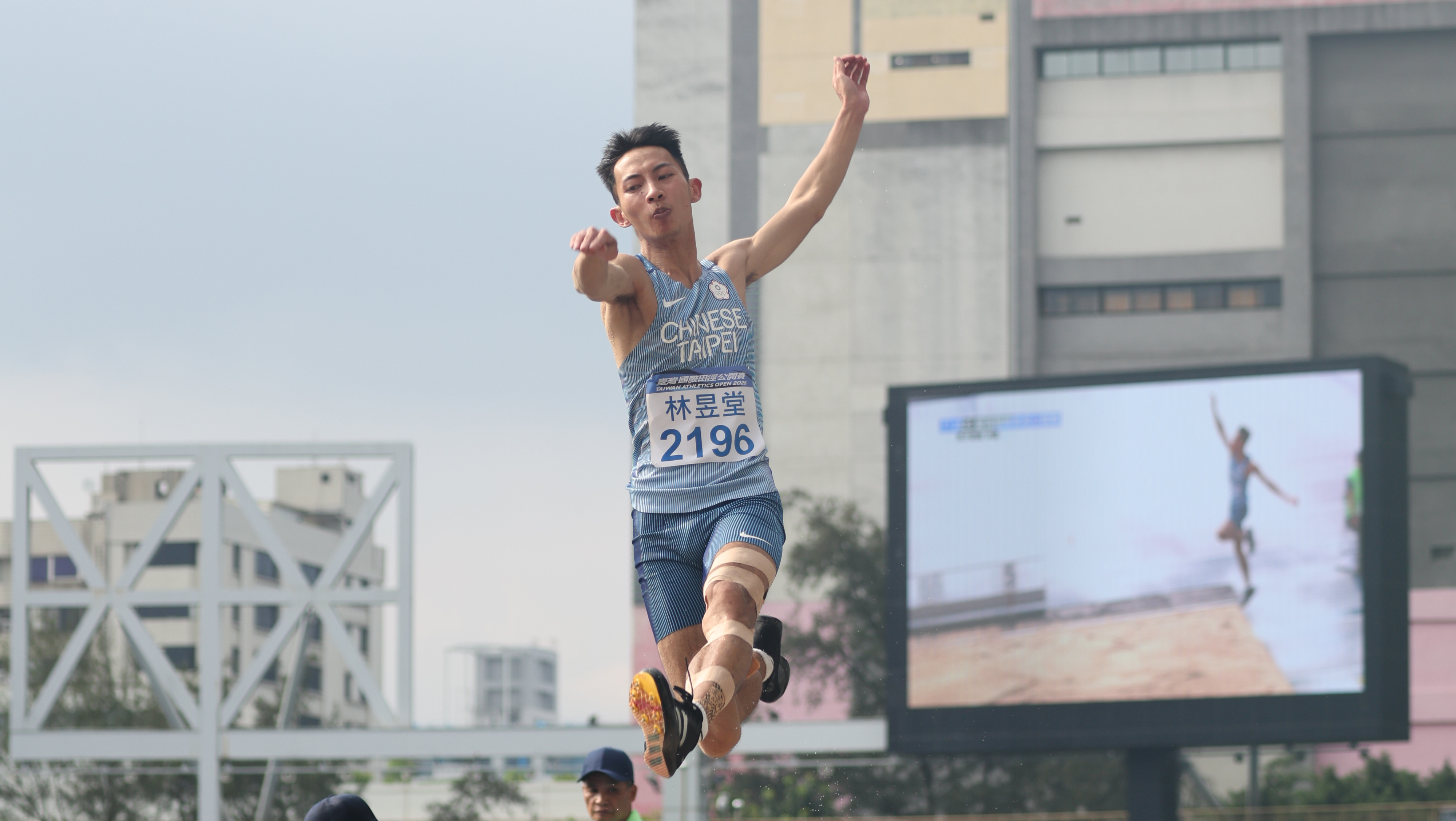 林昱堂順利衛冕跳遠金牌。李天助攝