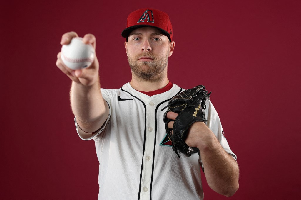 亞利桑那響尾蛇先發投手伯恩斯（Corbin Burnes）預計會缺席至少一年。法新社