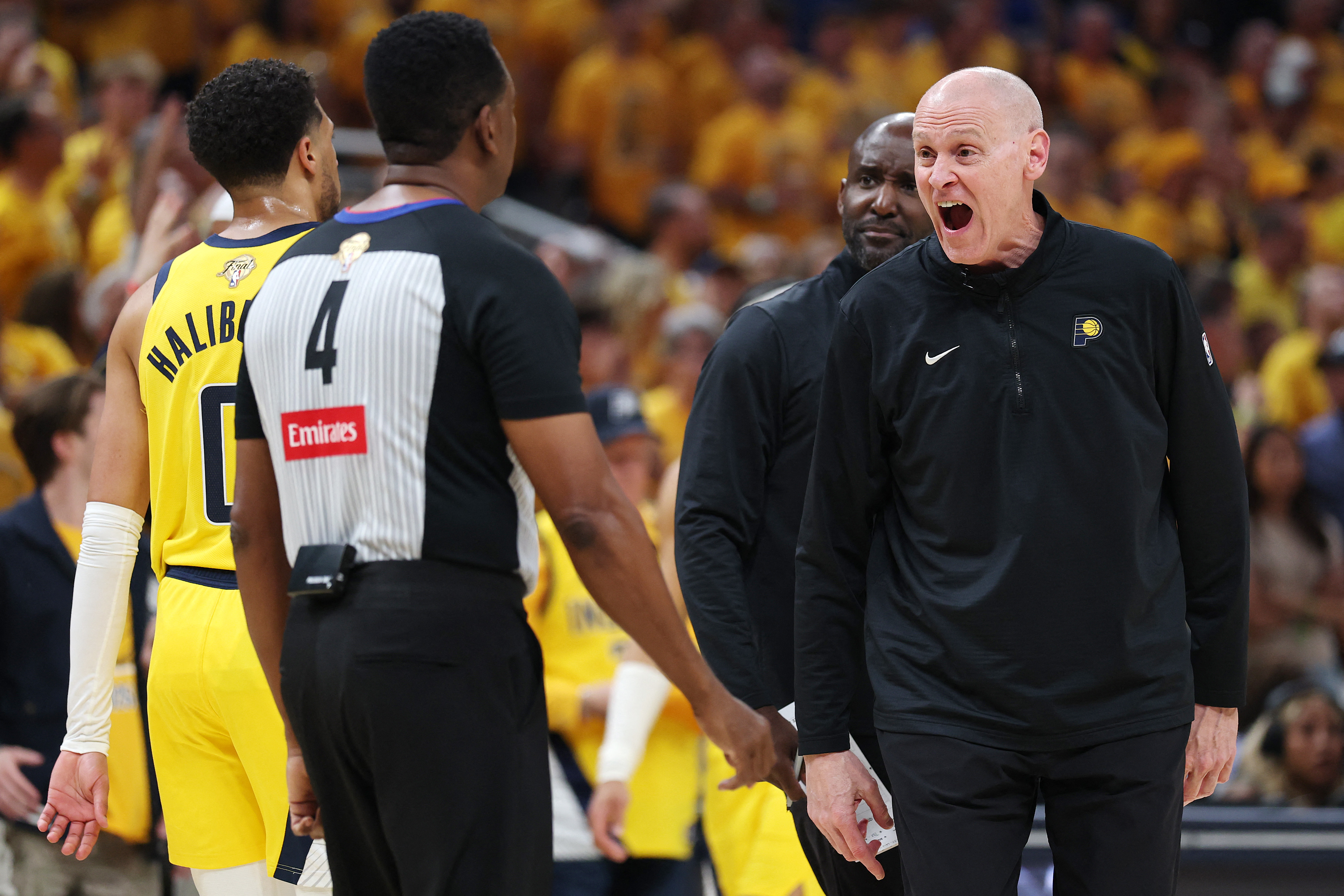 溜馬勝球的關鍵在總教練卡萊爾(Rick Carlisle,右)。法新社