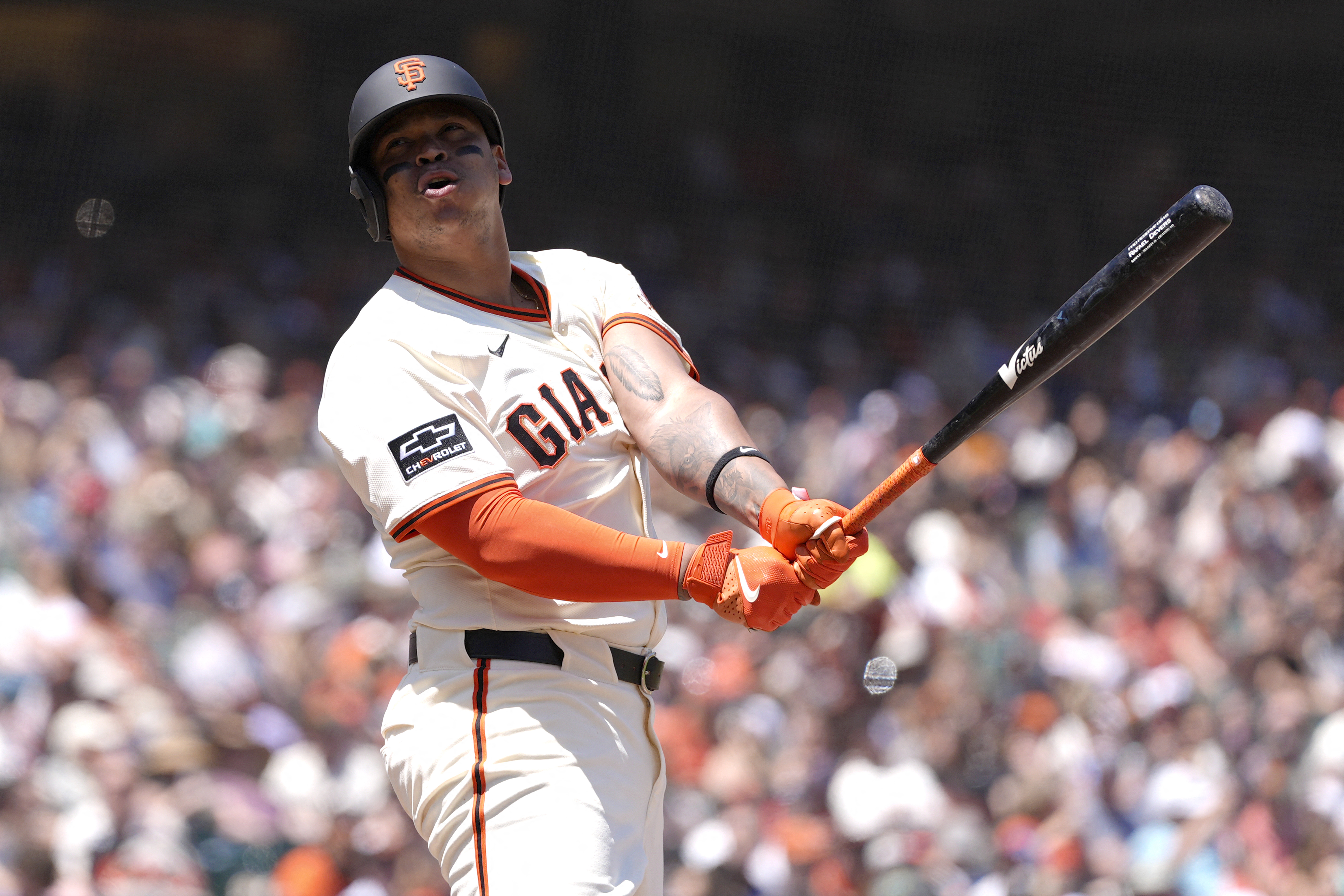 舊金山巨人新同學狄維斯（Rafael Devers）今天在面對波士頓紅襪的比賽，敲出轉隊後的首轟。法新社