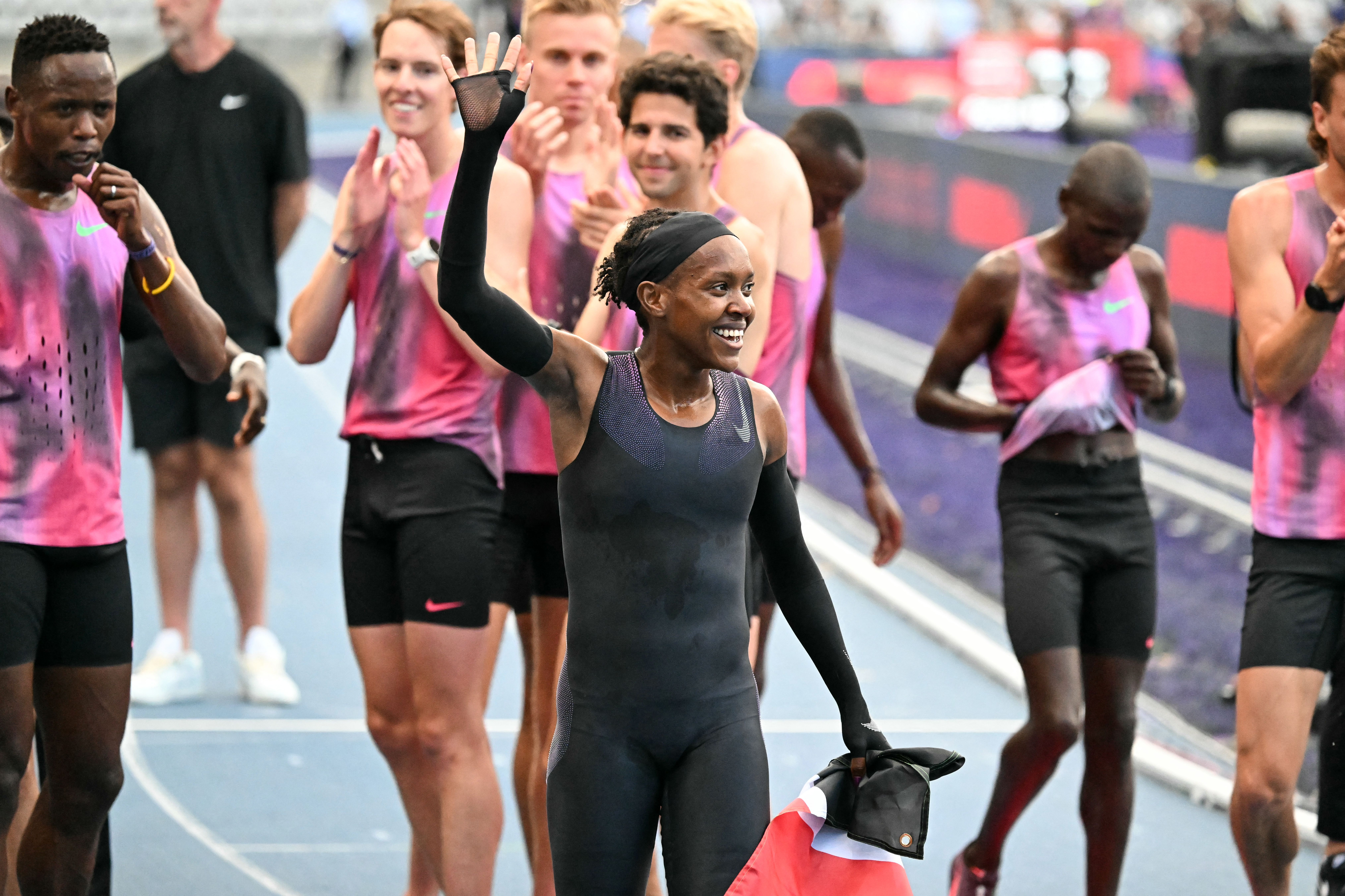 三屆奧運金牌得主、肯亞中跑名將基皮耶貢(Faith Kipyegon)挑戰BREAKING 4失敗。法新社