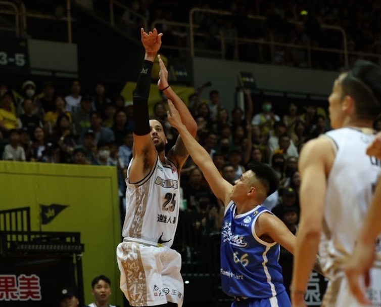 國王洋將奧帝攻下19分助球隊獲勝。蔡孟穎攝