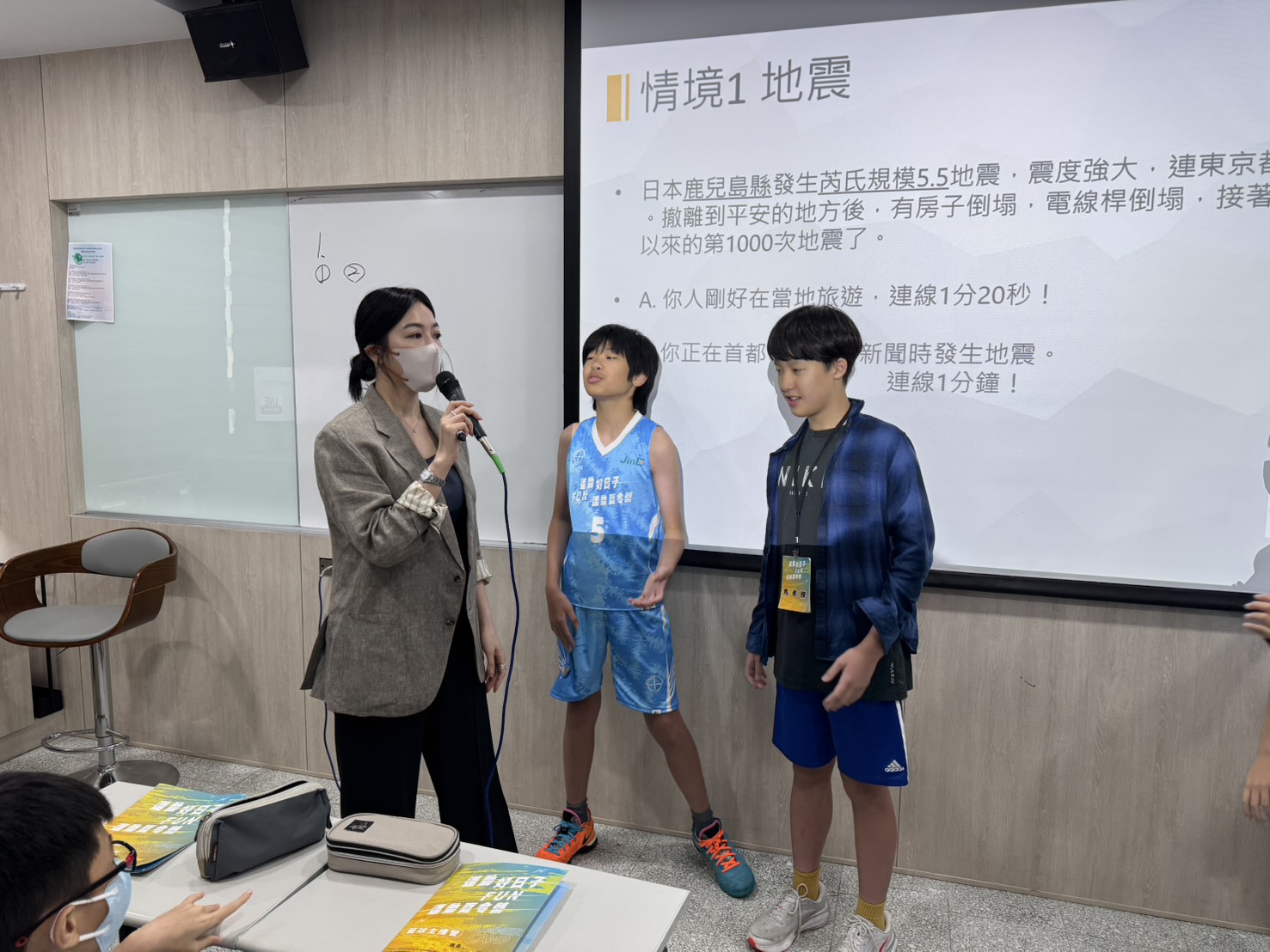 下午課程則由多位資深媒體人聯合授課，設計多元口語訓練與主播模擬。官方提供