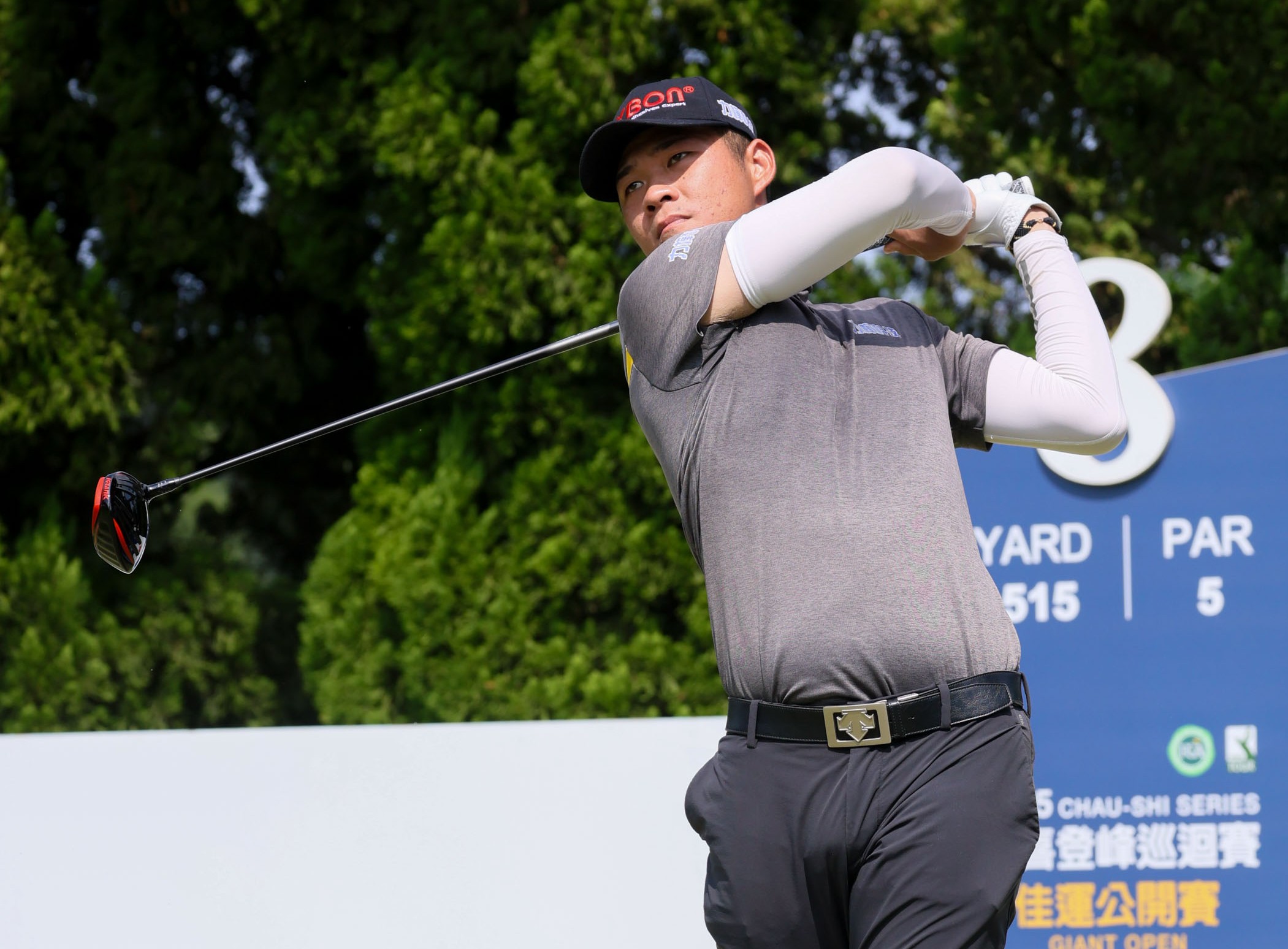 洪朝鑫首回合以67桿-5暫居第四。Tpga／林聖凱攝影
