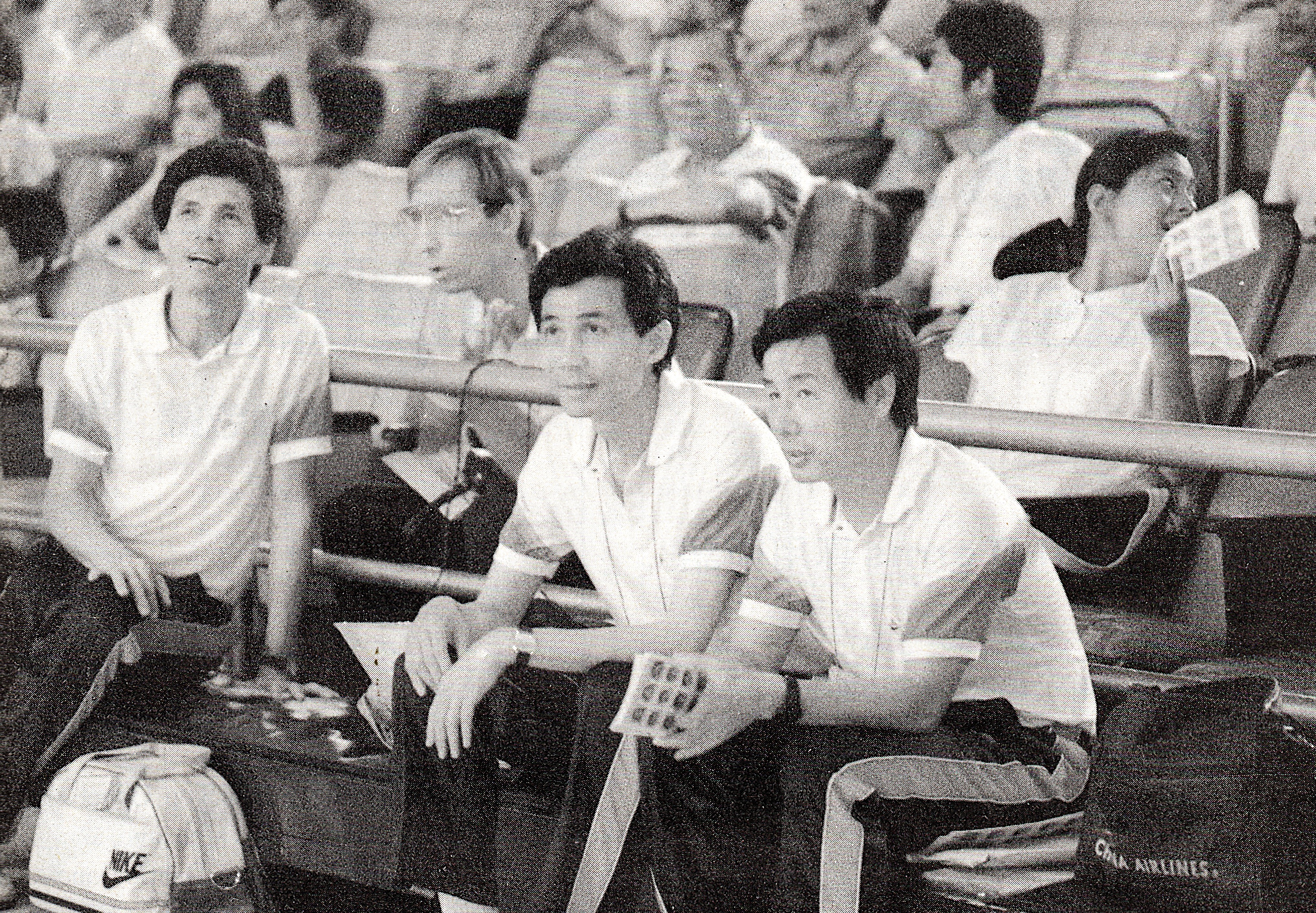 亞青教練團由古吉雄(右二)率領張福元(左)及技術顧問約翰尼倫(後)。籃球名人堂提供