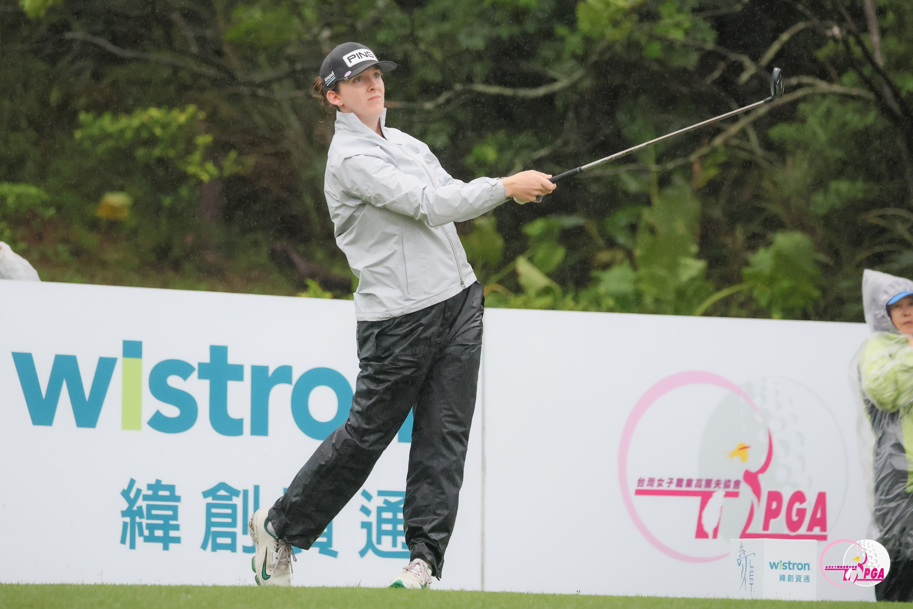 愛爾蘭選手勞倫Lauren Walsh第一回合目前打完12洞以負4桿的成績暫並列領先。Tlpga／葉勇宏攝