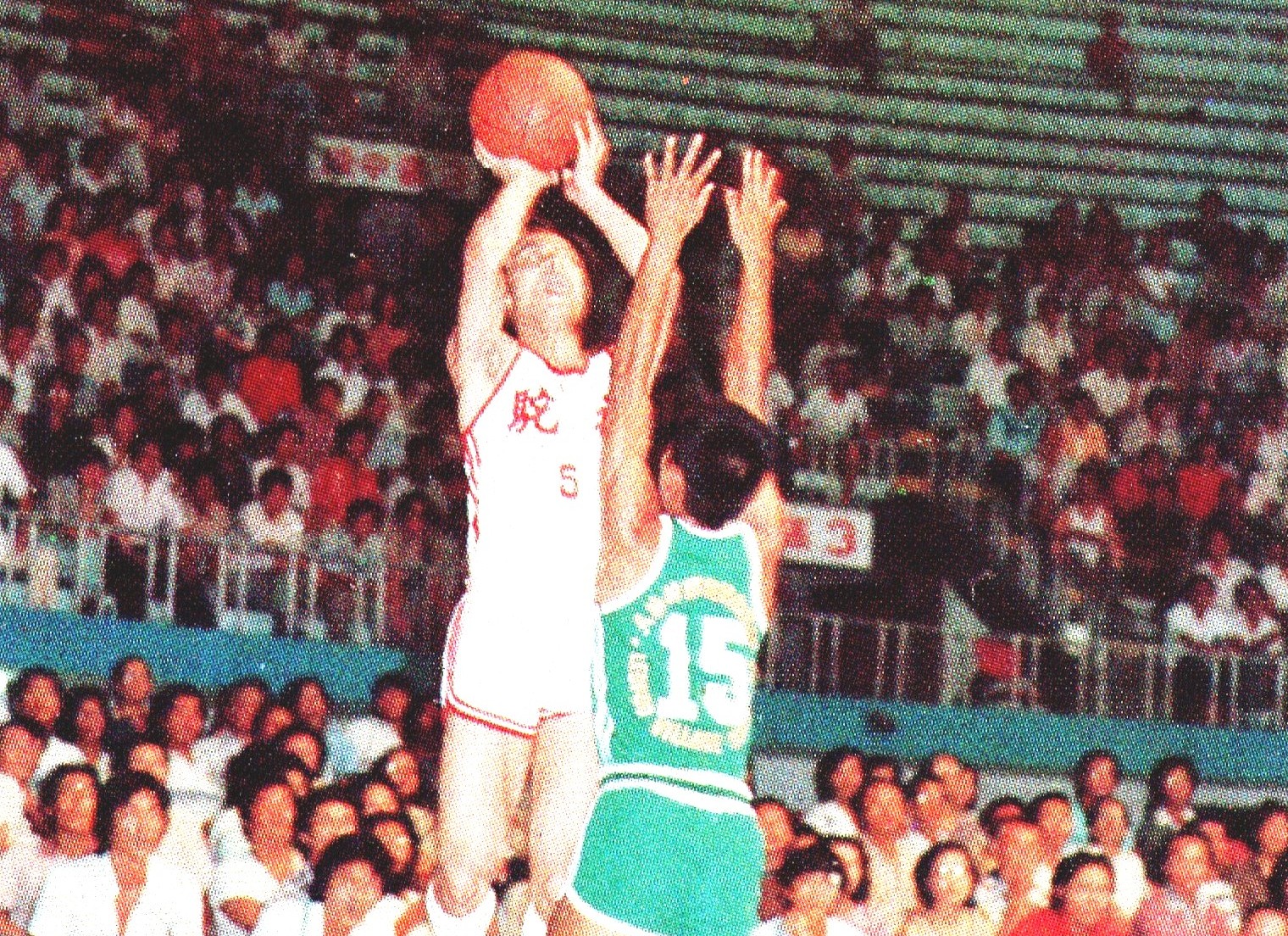 洪濬哲對六福村之役急停跳投。名人堂提供