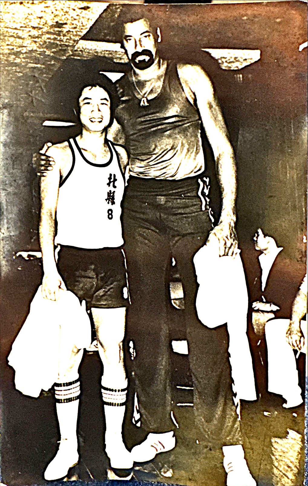 19791026和張伯倫在大安國中的區運會合影。籃球名人堂提供