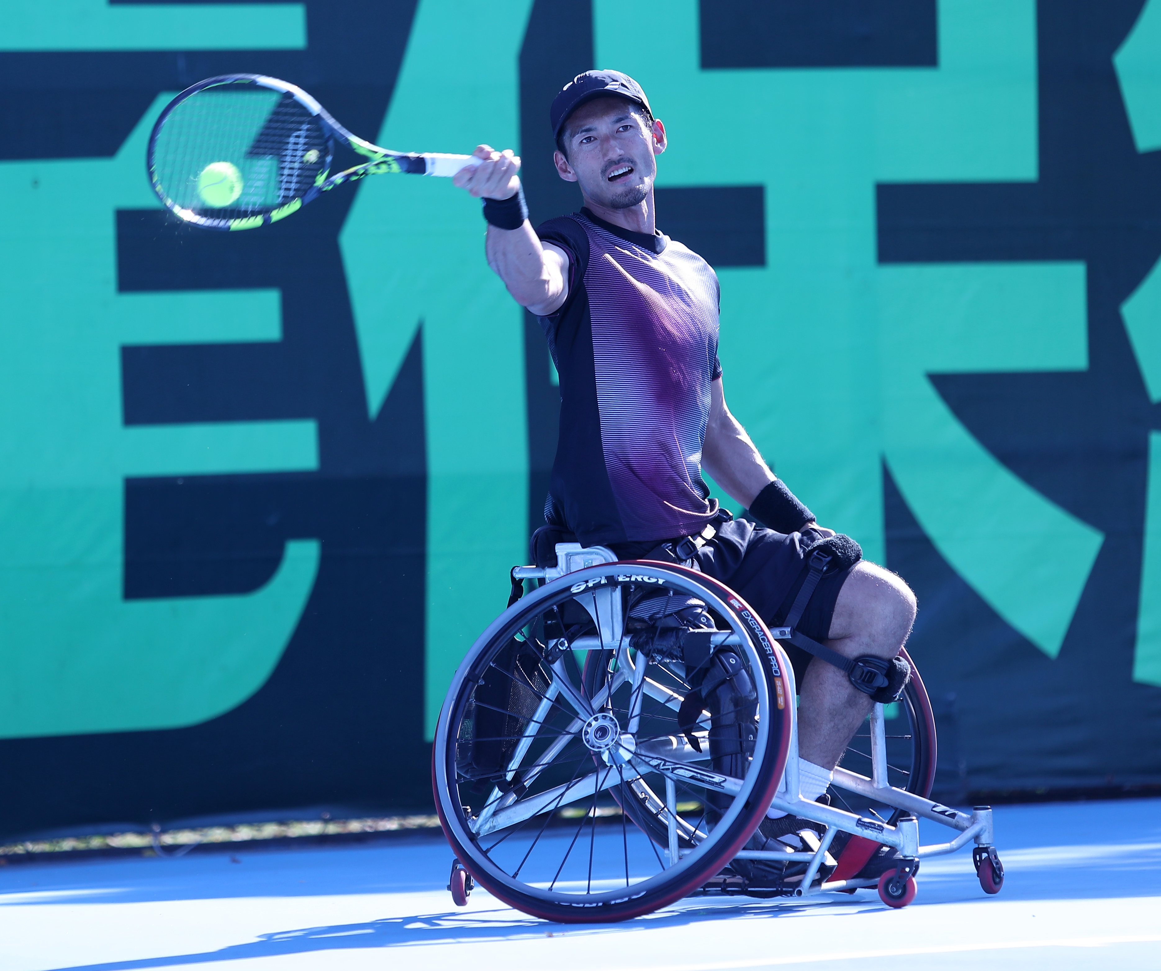 2025永達盃男單頭號種子荒井大輔首戰直落二通關。南野子國際整合行銷股份有限公司提供