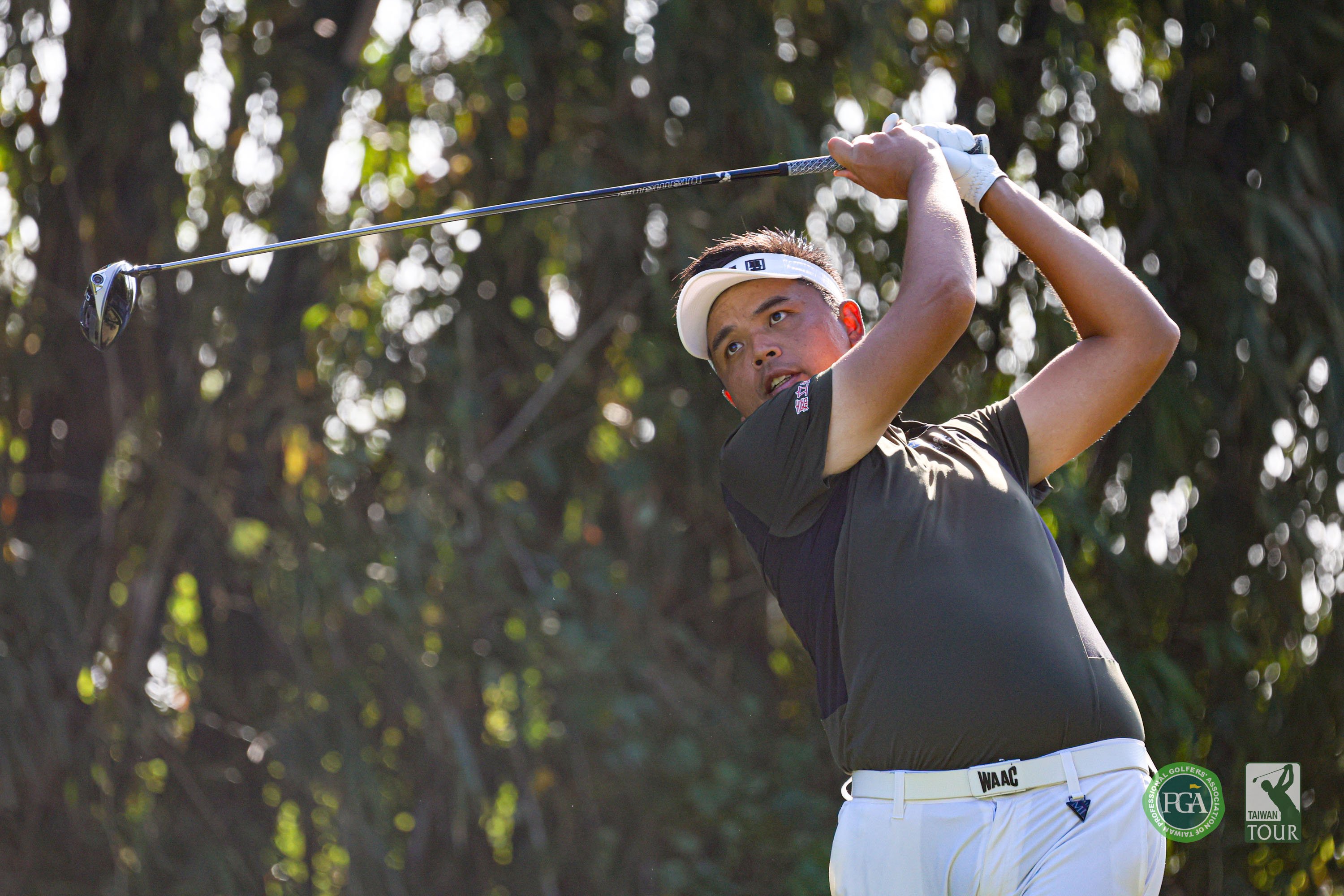 台灣好手洪健堯第三回合抓4鳥吞2柏忌以三回合低於標準桿16桿領先一桿暫居第一。Tpga／林聖凱攝
