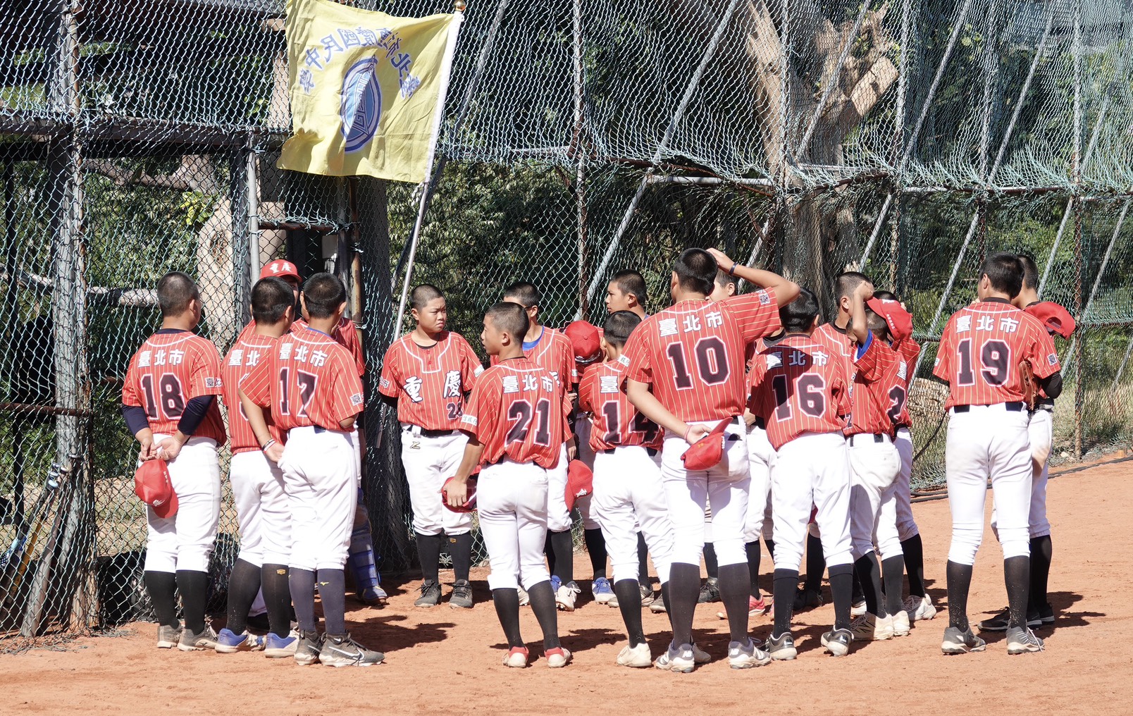 台北市重慶國中挺進國中軟式聯賽16強。大會提供