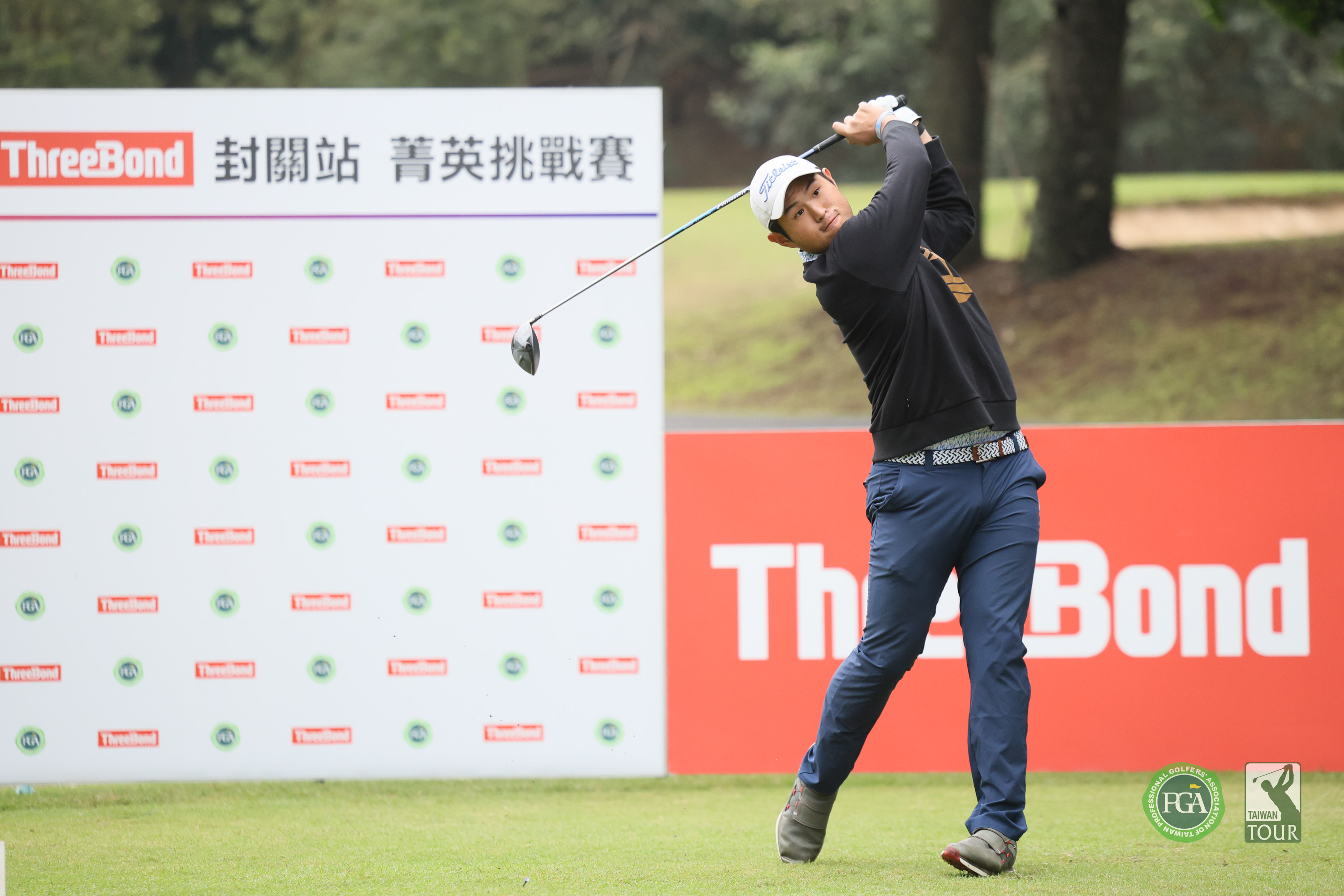 蔡凱任首回合前九洞吞下3柏忌，後九洞手感回穩打出1鷹4鳥，以69桿-3暫居第一，目前獎金排名第二，問鼎獎金王呼聲大增。Tpga／林聖凱攝影 