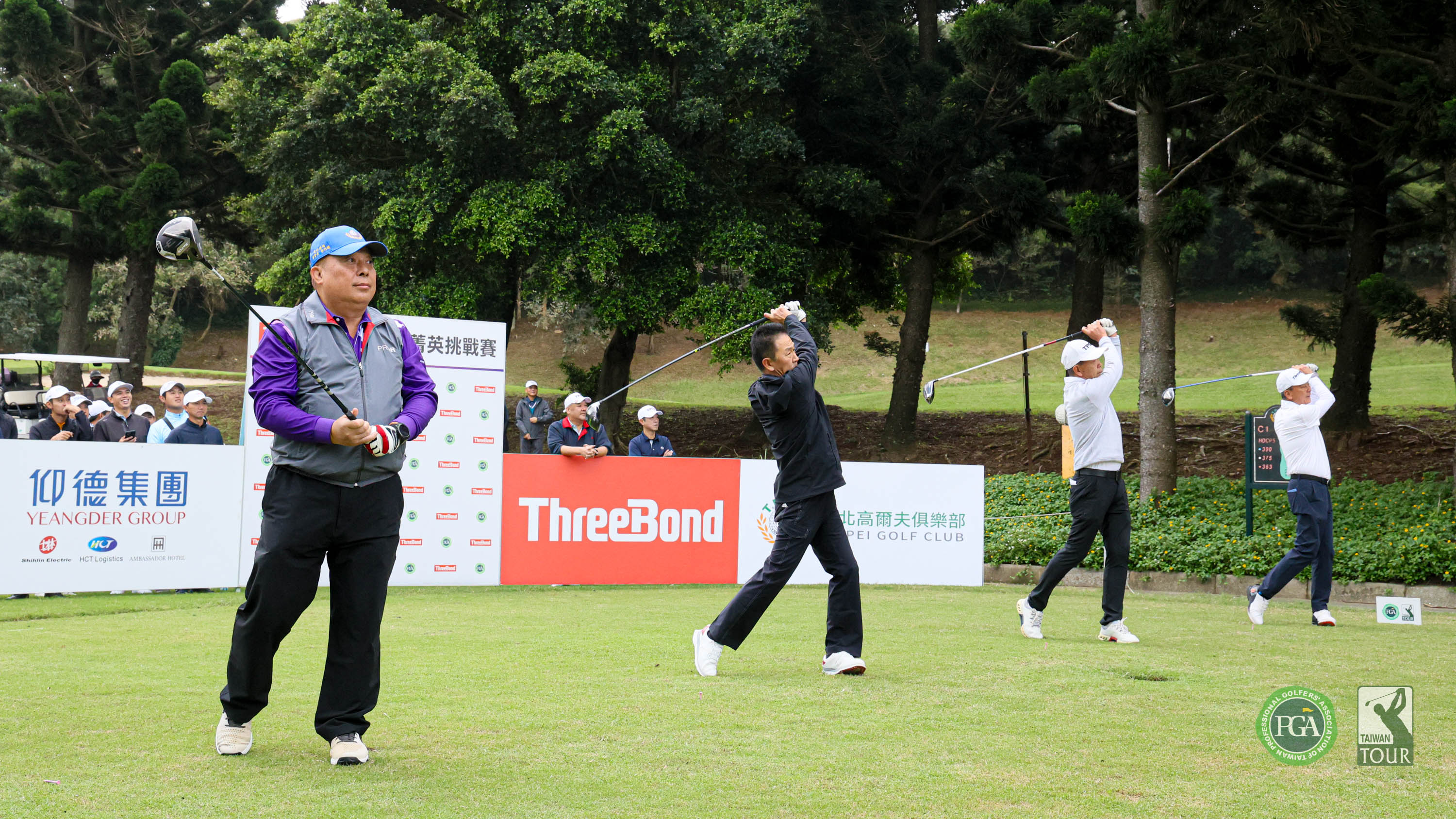開球儀式貴賓（左起）台北高爾夫俱樂部董事長徐衍璞、Threebond香港分公司社長植松勝之、Tpga理事長陳榮興及Threebond挑戰巡迴賽執行長陳志忠。Tpga／林聖凱攝影