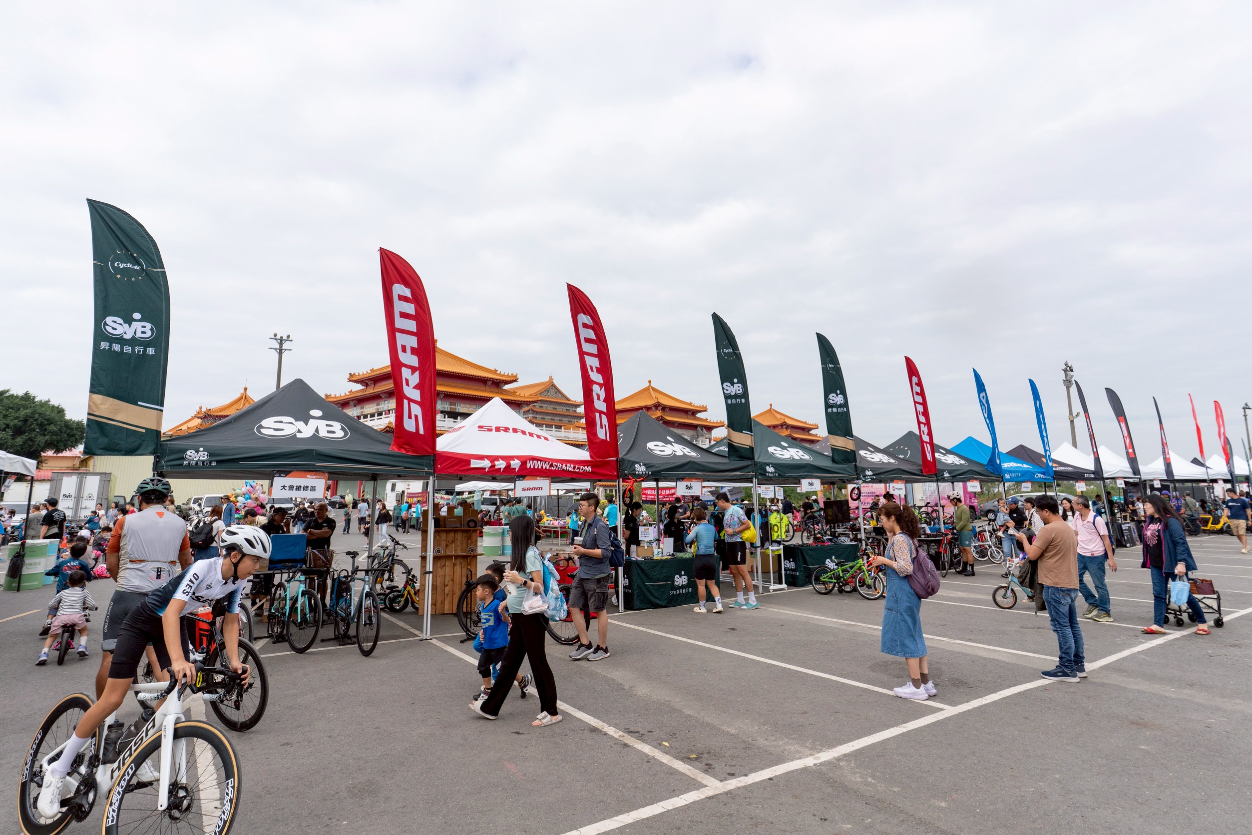 由臺南市政府指導、輪動台灣運動協會主辦的「輪躍台南」今年持續由KMC桂盟鏈條、KS凱薩克升降座管、SYB昇陽自行車及Prowheel浩盟公司等台南企業共同發起。輪動台灣提供