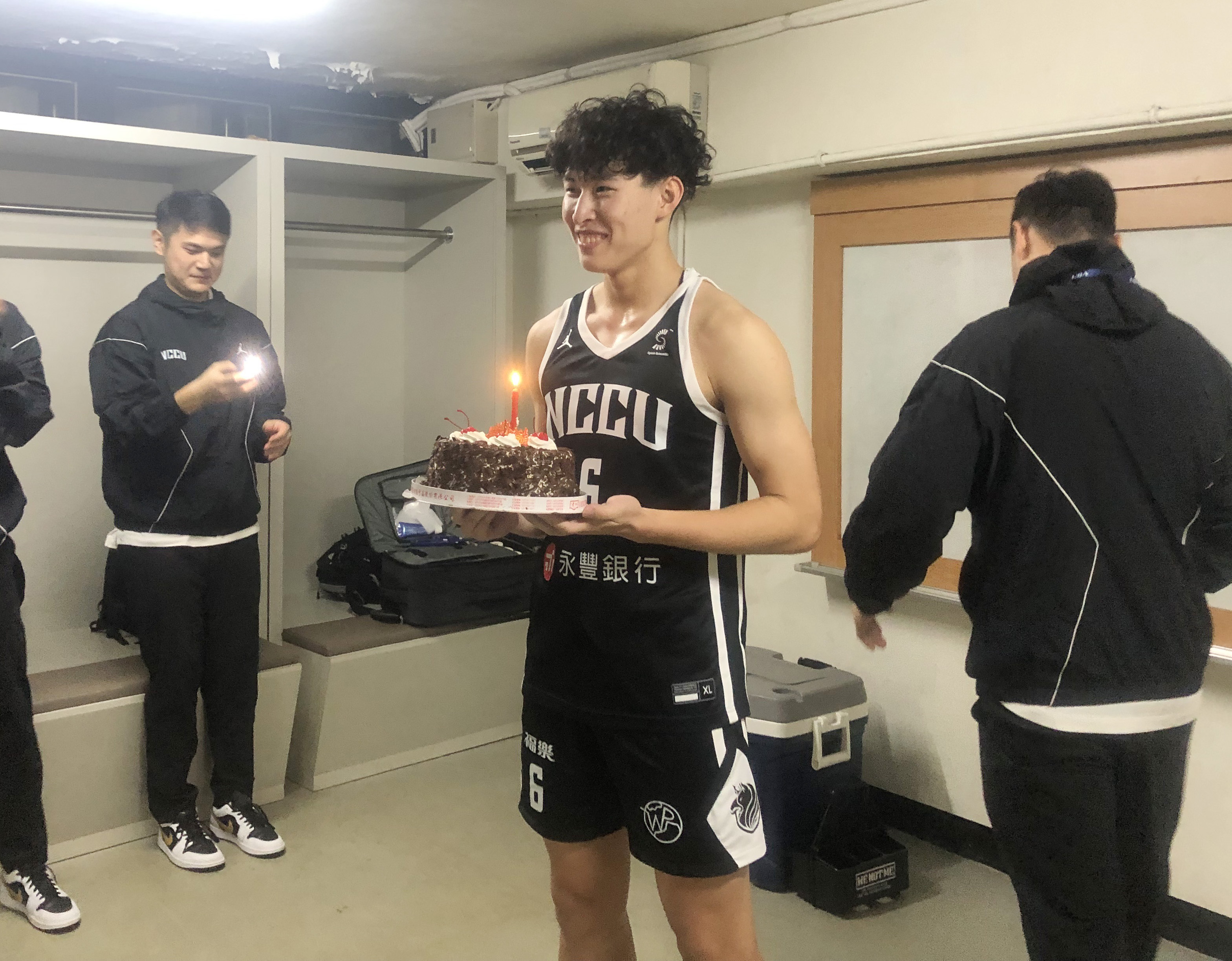 謝昀達今收下16歲生日蛋糕。大專體總提供