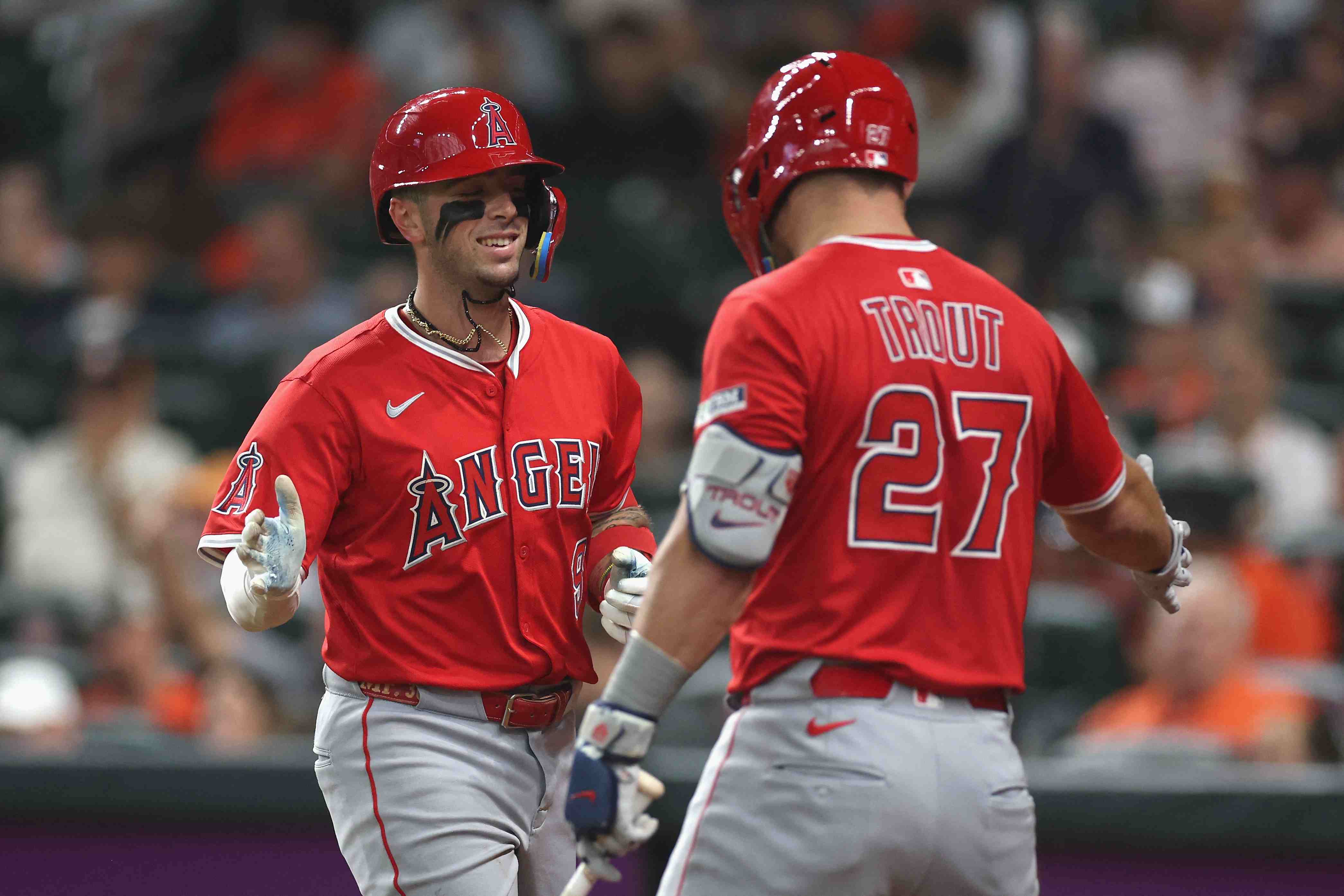 洛杉磯天使主戰游擊手內托（Zach Neto，左）有意願成為古巴隊的一員。法新社