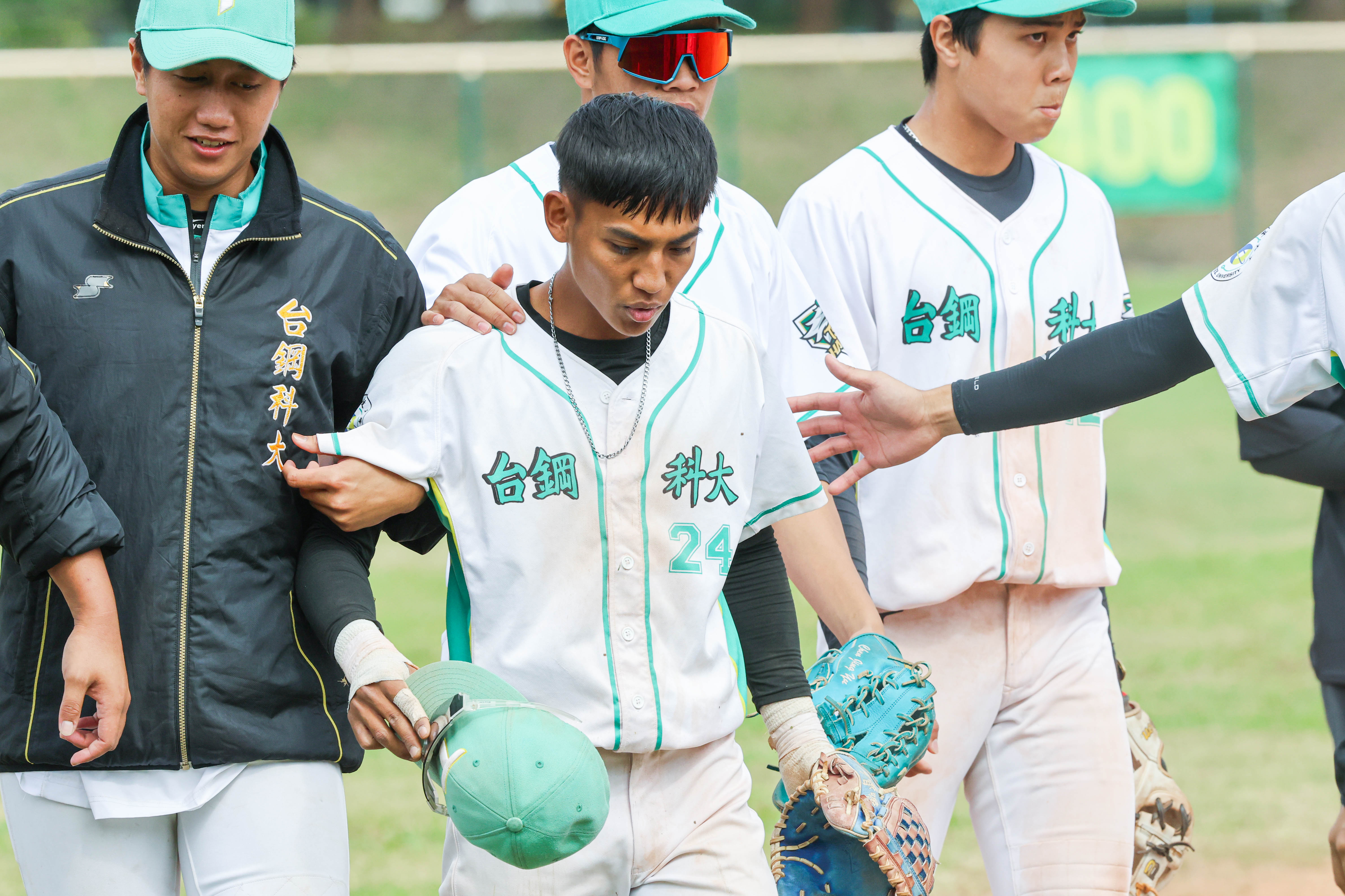 葉安接殺游擊飛球險些受傷。大專體總提供