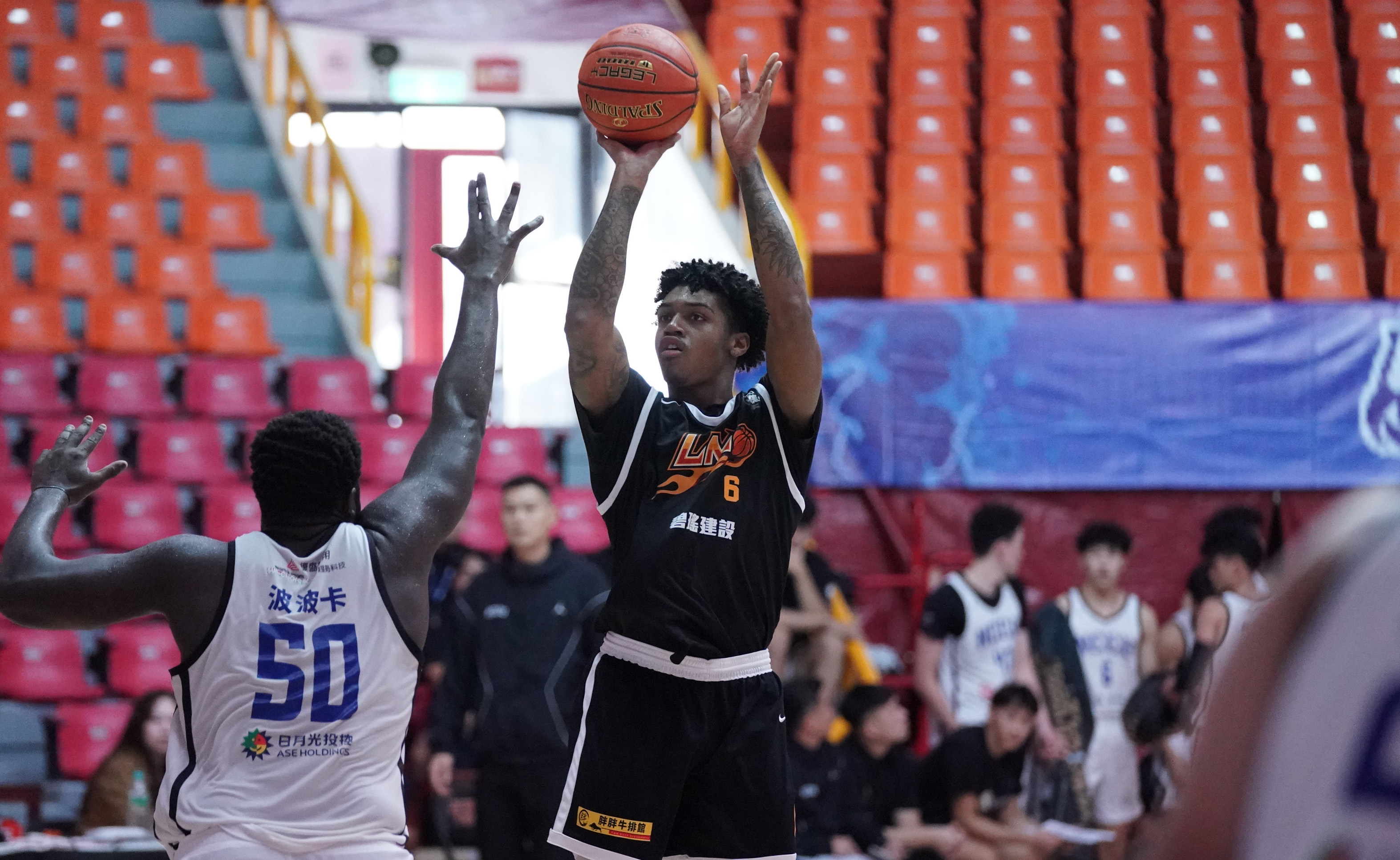 黎明學院泰力13分10籃板。大專體總提供