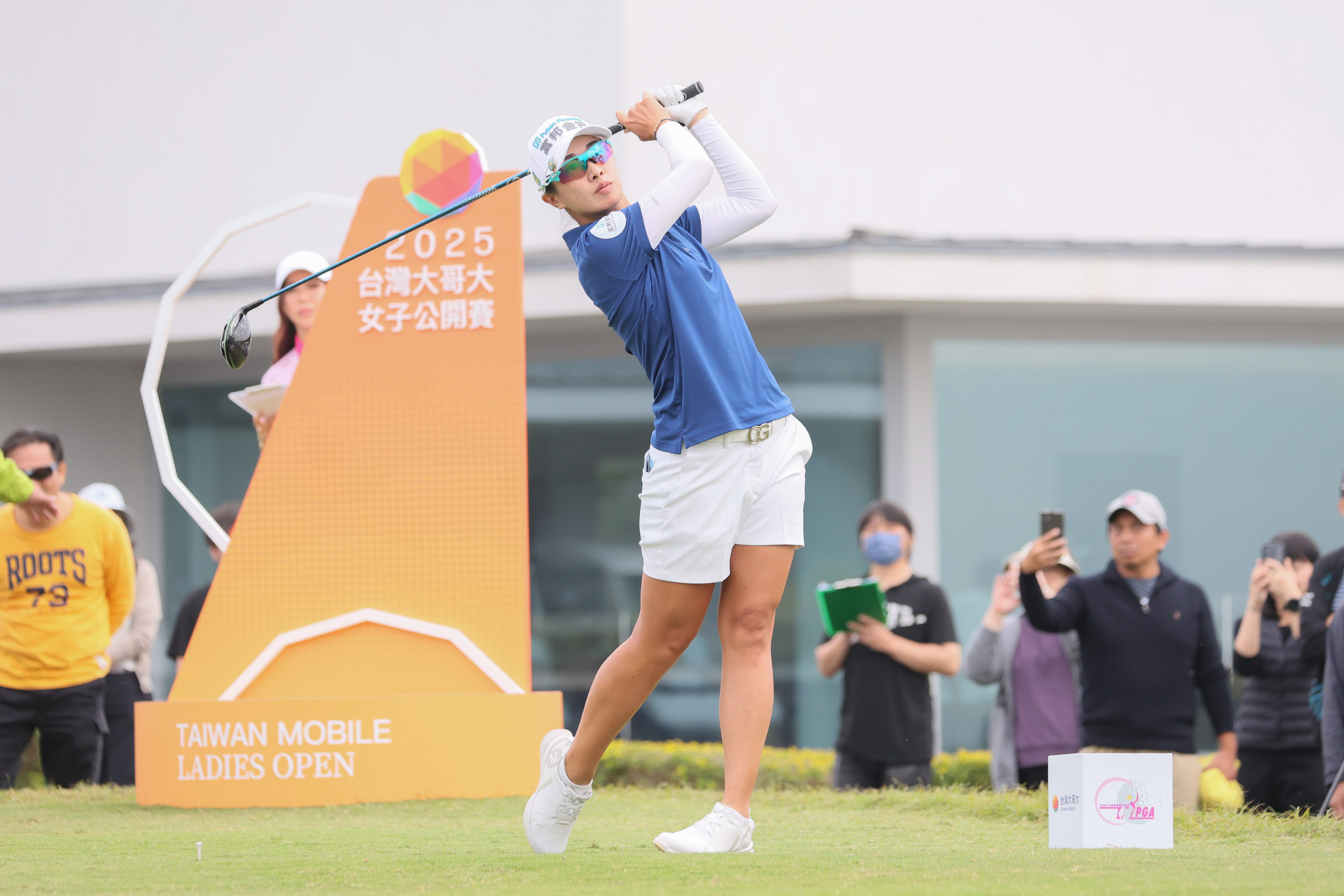 台灣大哥大女子公開賽中,富邦贊助選手姚宣榆打完前兩回合只落後領先者兩桿,最後一回合仍大有可為。大會提供