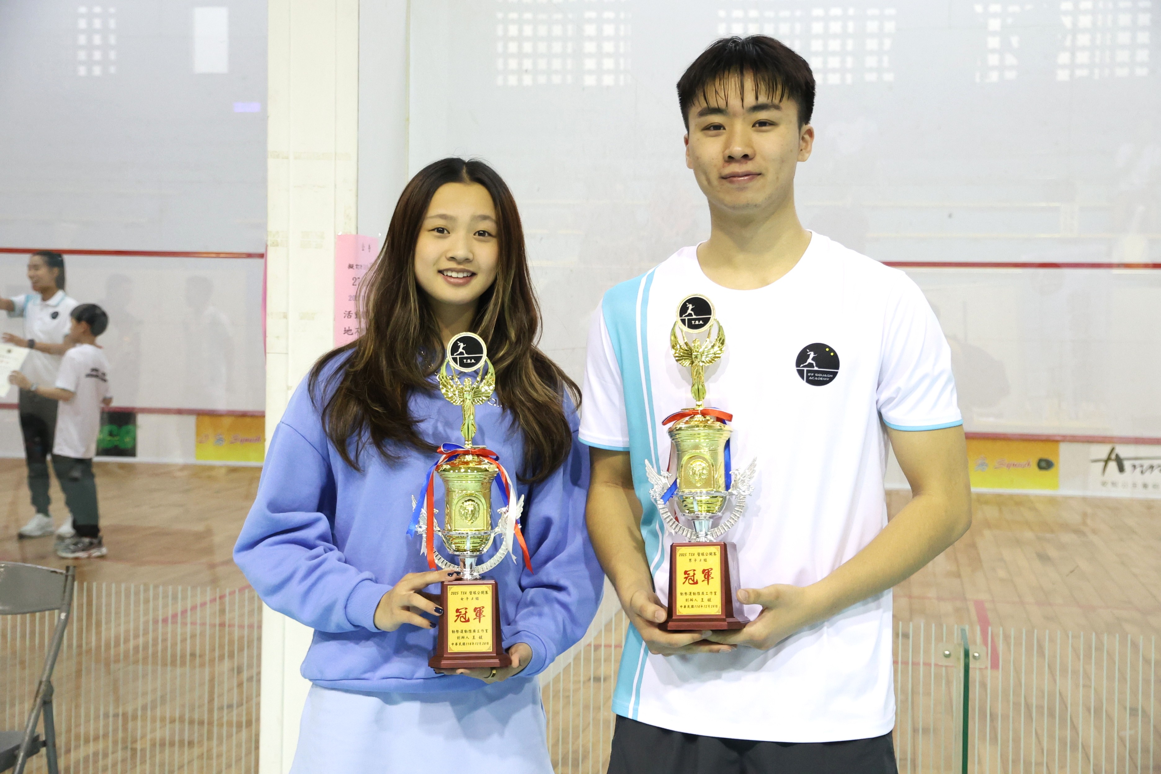 從美國回台參賽的蔡欣倫（右）和徐宛雅拿下男女子A組冠軍。TSA動勢運動推廣工作室提供