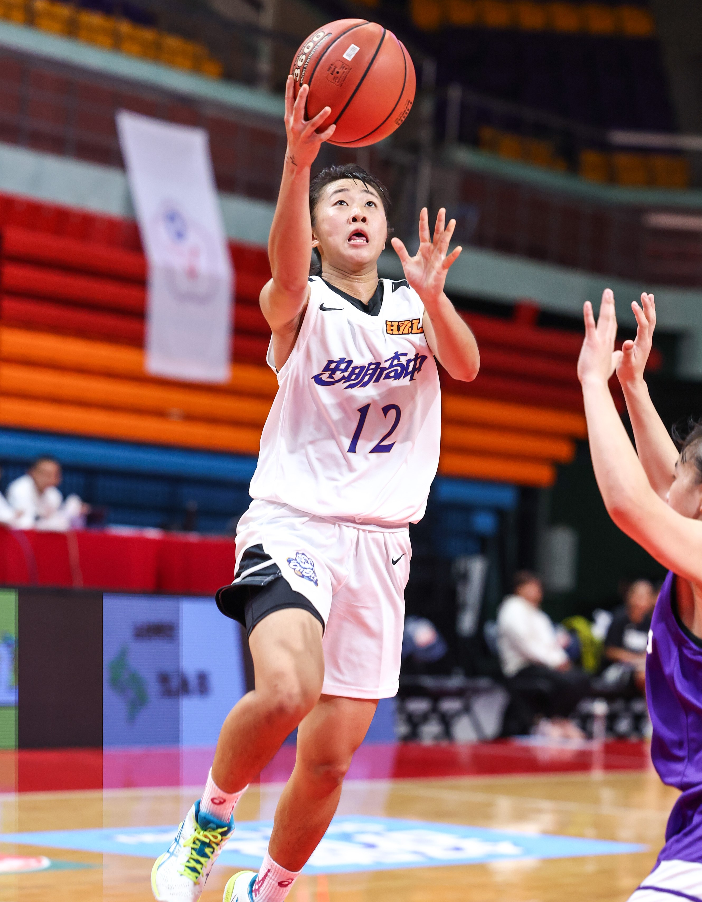 忠明張宇喬。高中體總提供