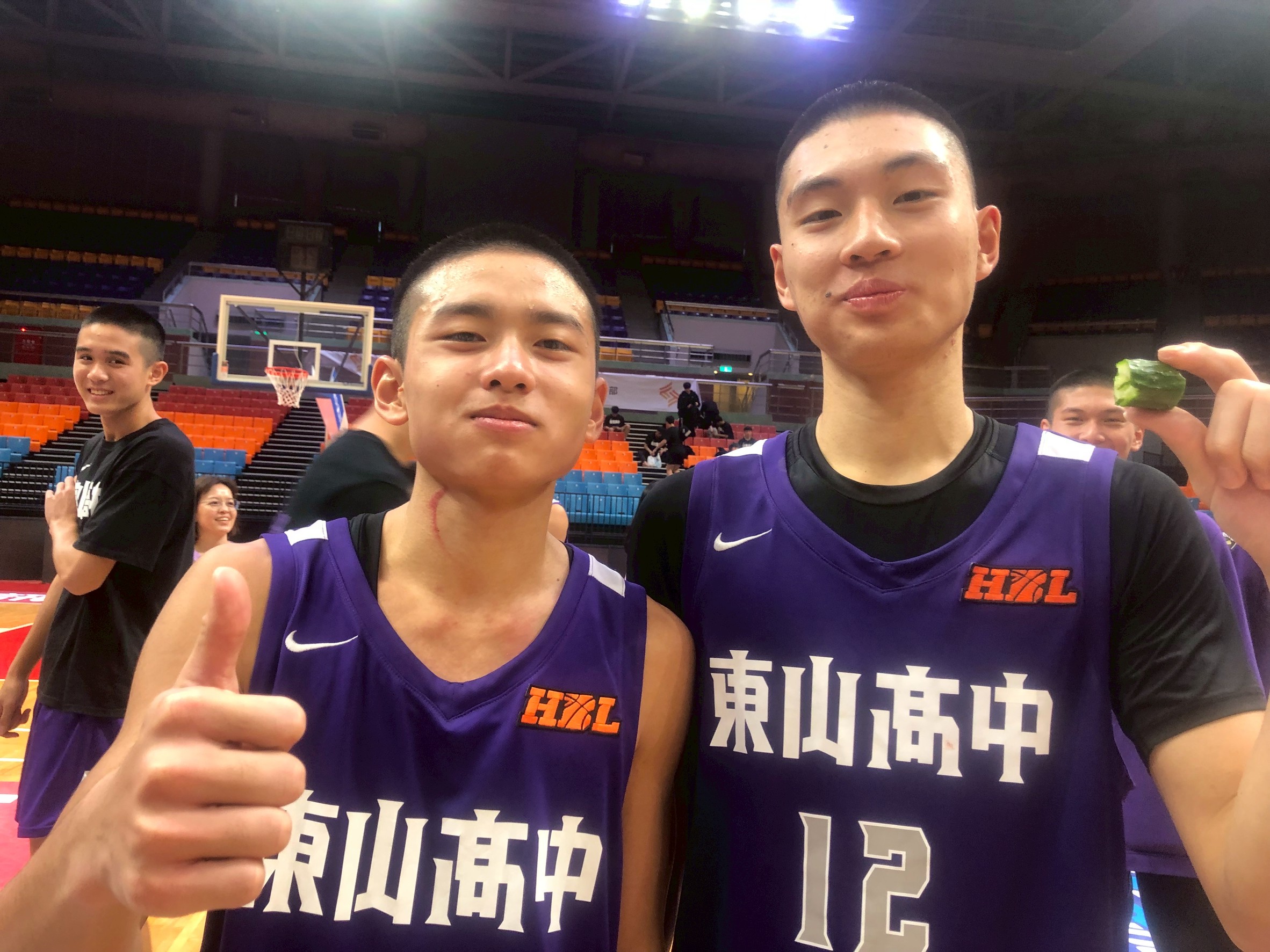 東山鎮隊大小配。高中體總提供