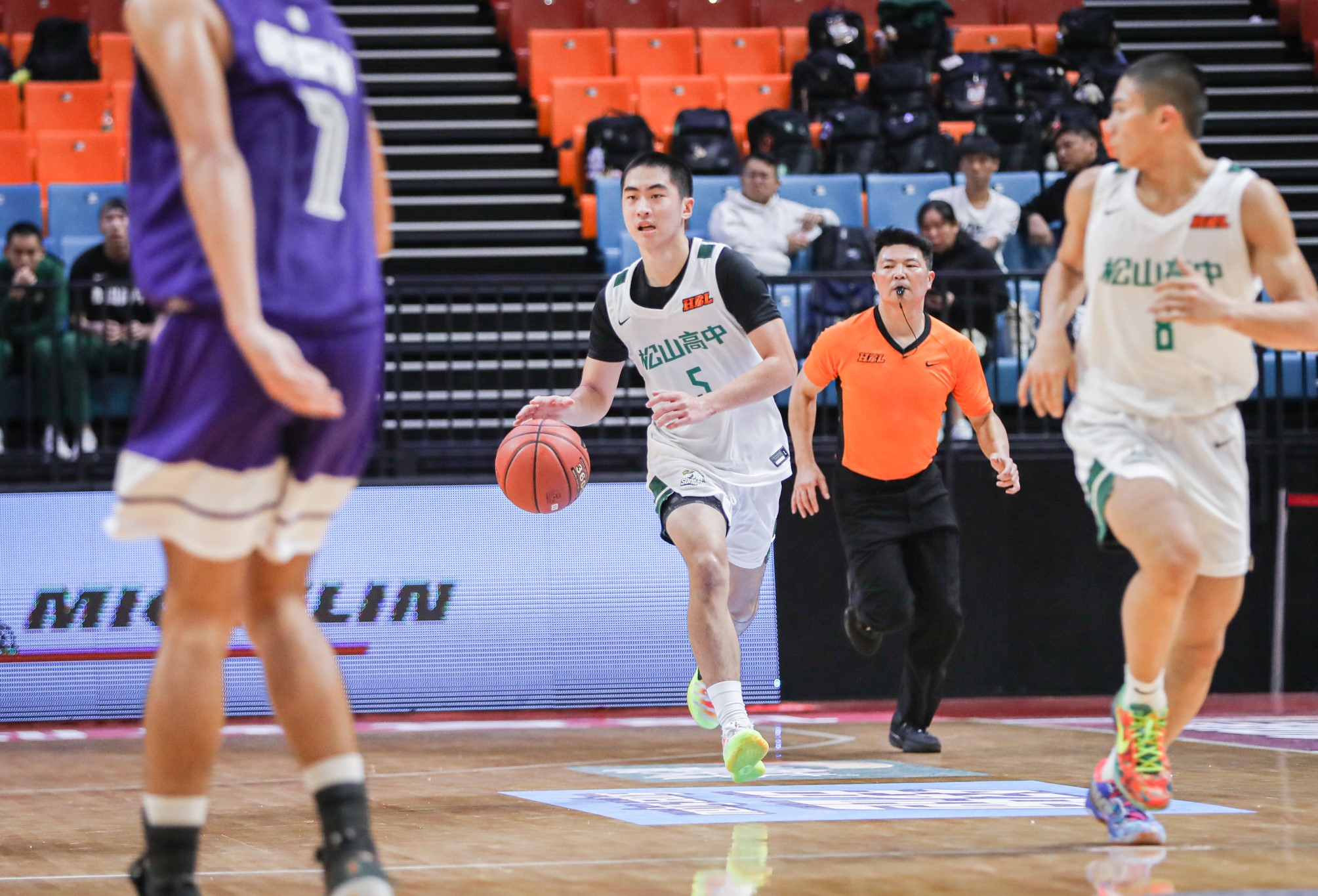 松山陳彥瑜16分。高中體總提供