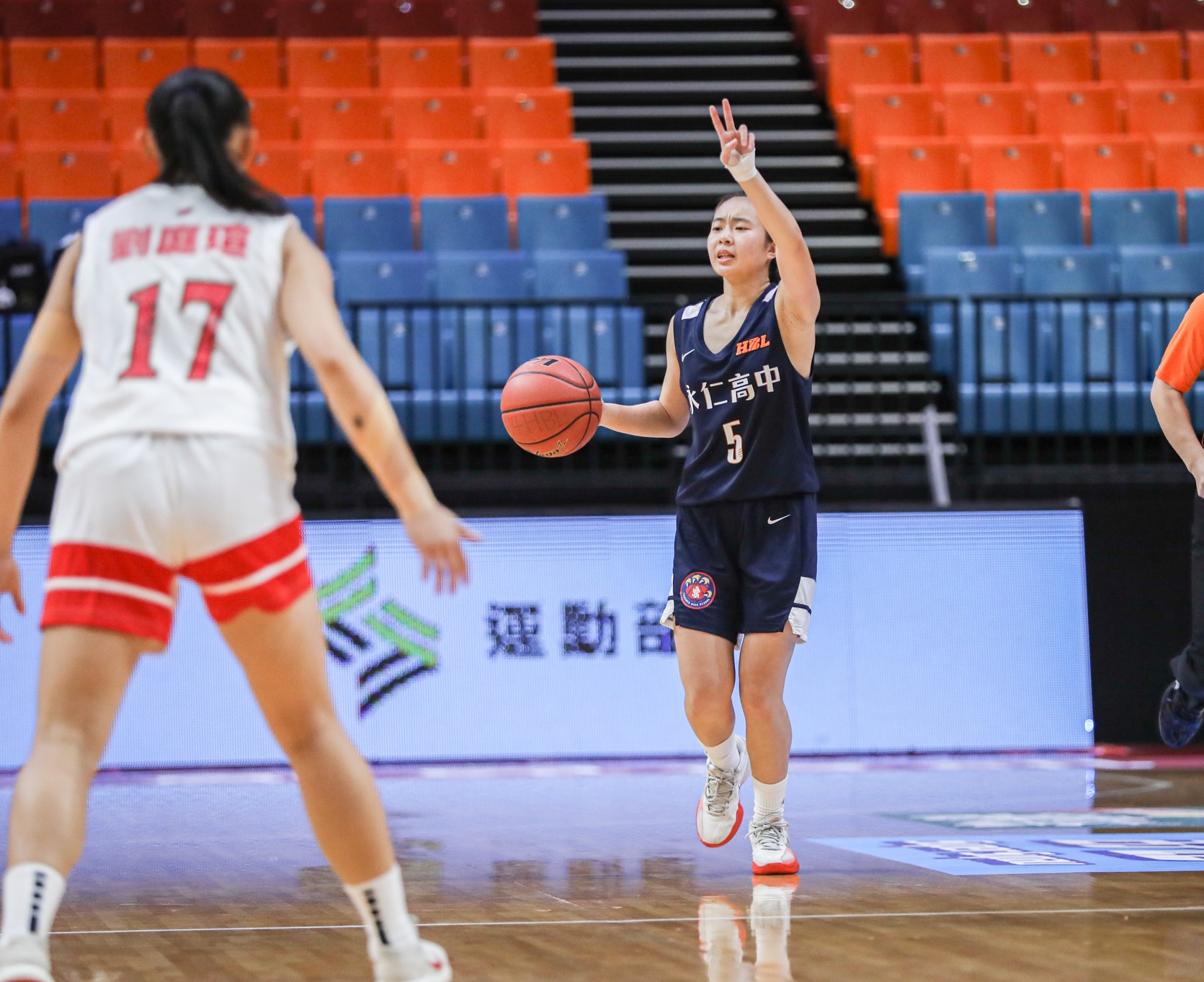 永仁吳沛萱指揮若定。高中體總提供