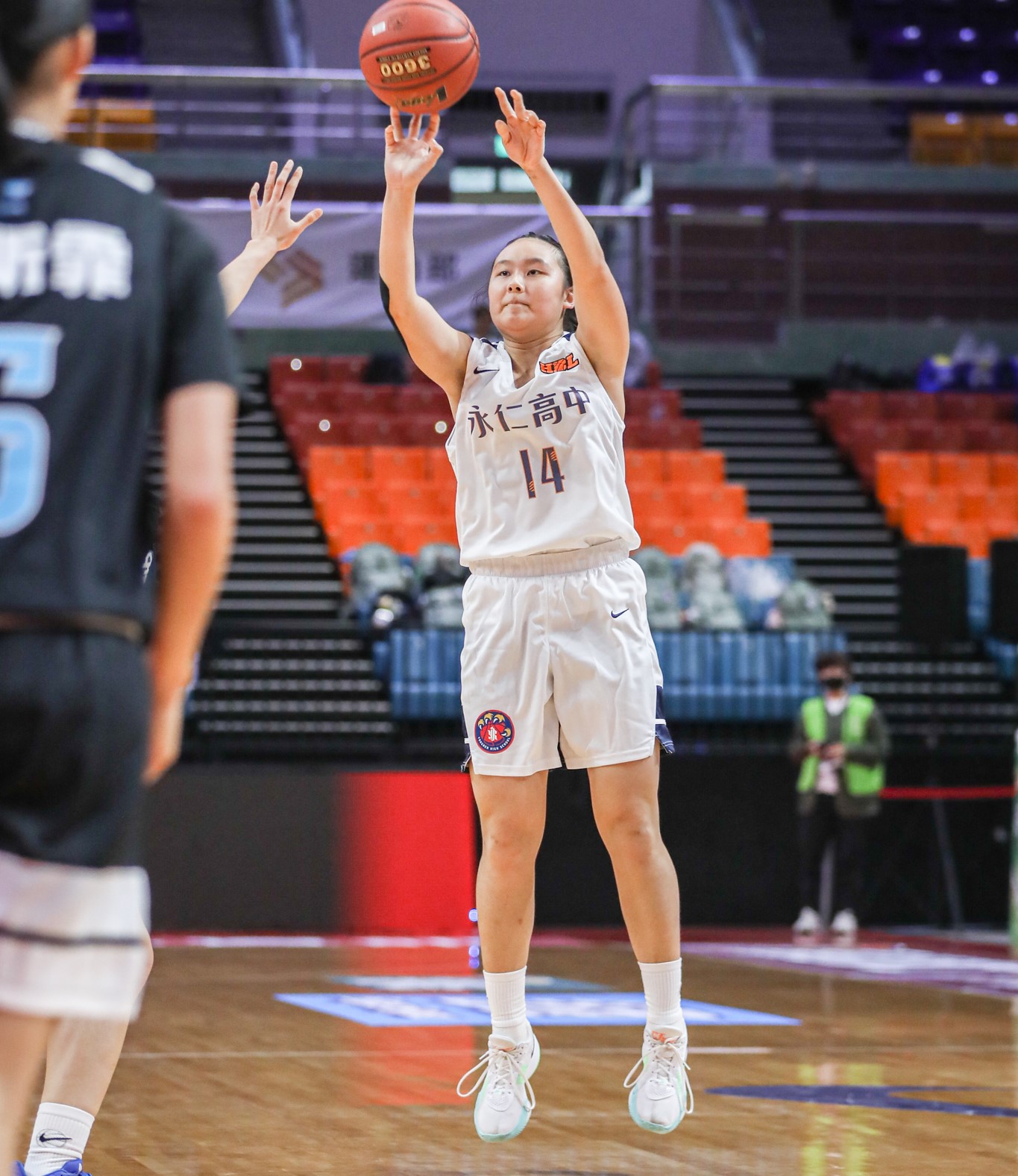 永仁馬璿甯三分球11投中4拿18分8籃板及助攻抄截各3。高中體總提供