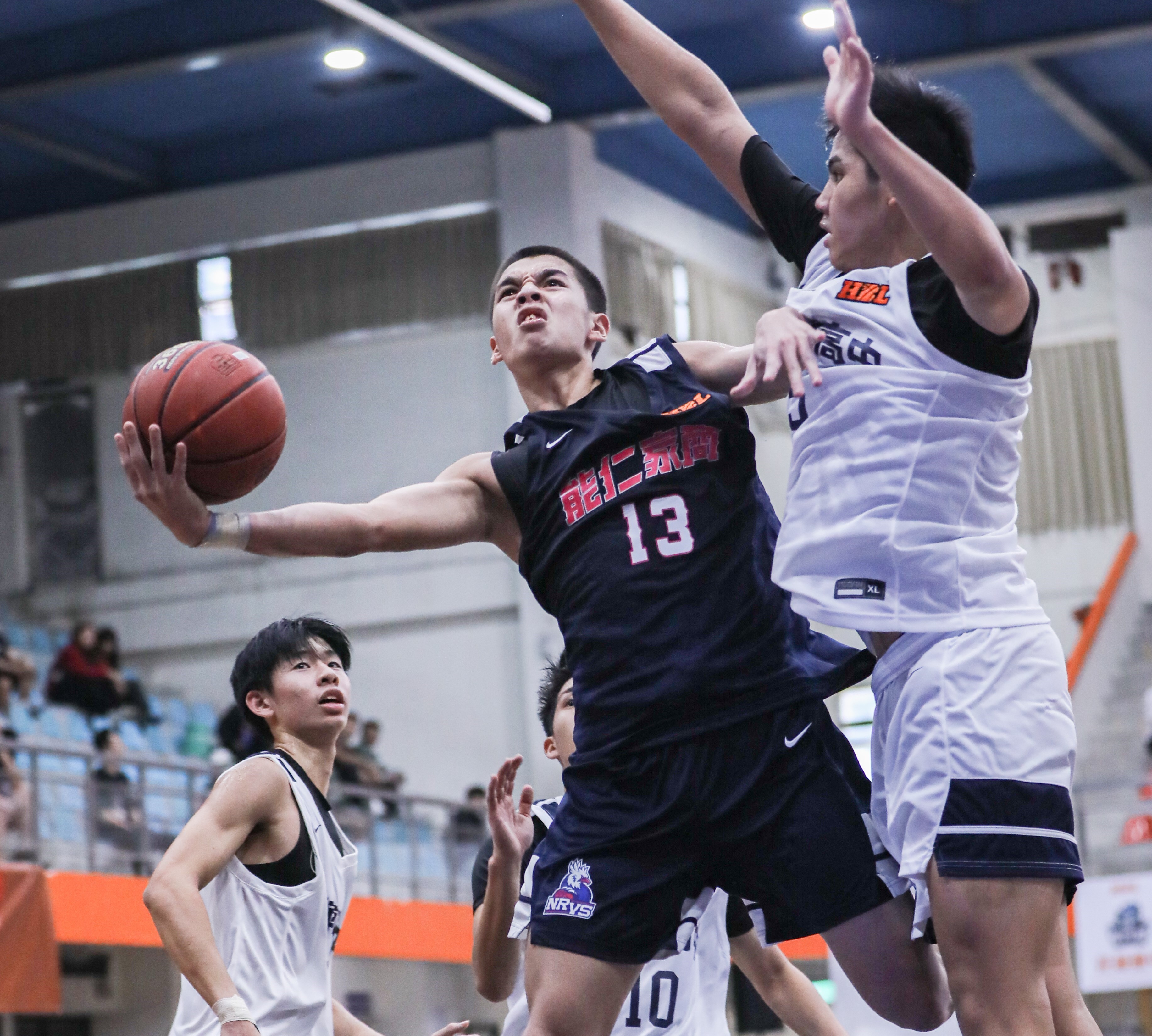 能仁謝瑋恩切入。高中體總提供