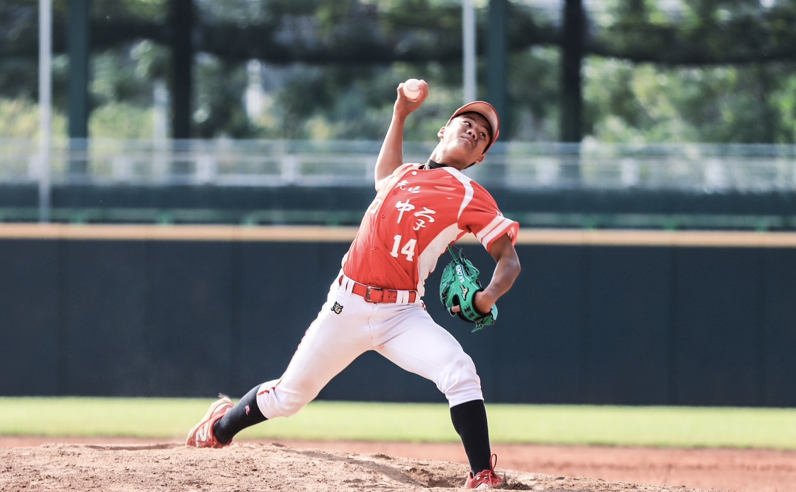 陳仕鴻即刻救援拆彈。學校棒聯提供