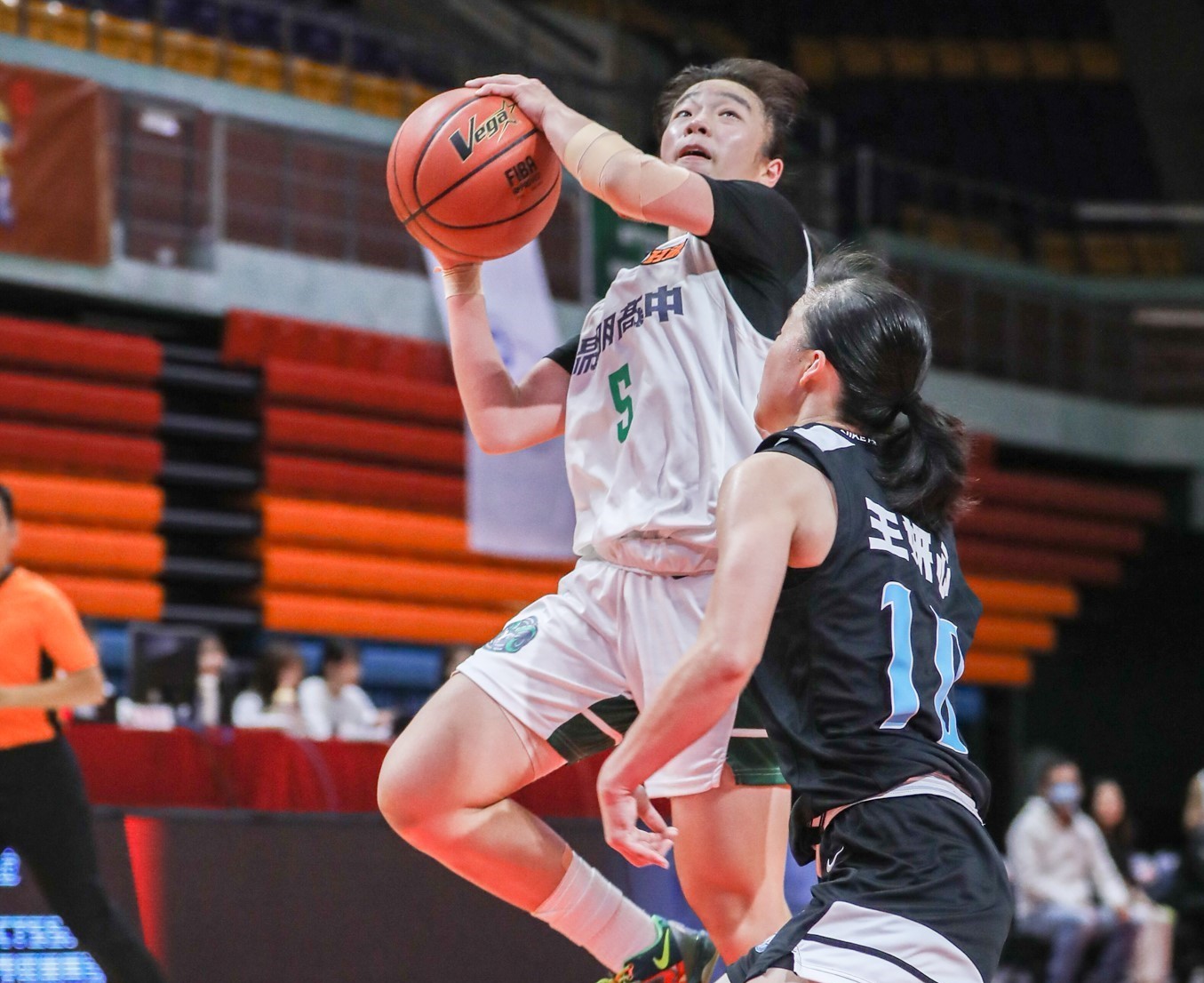 陽明蘇 衡22分7籃板2助攻連3場上雙。高中體總提供