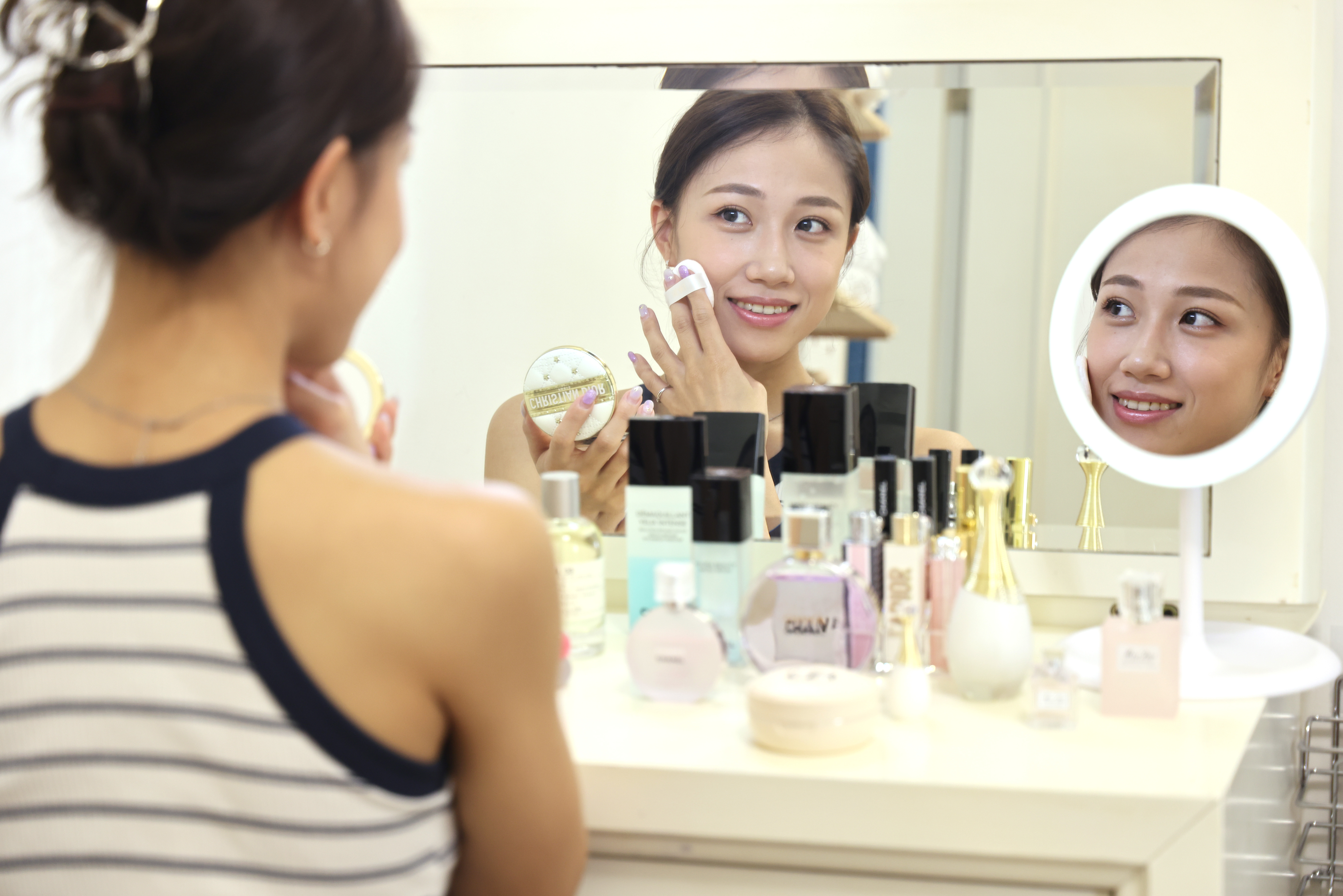 凡晞也喜歡化妝,讓自己隨時看起來光采動人。特約記者 郭運復攝影