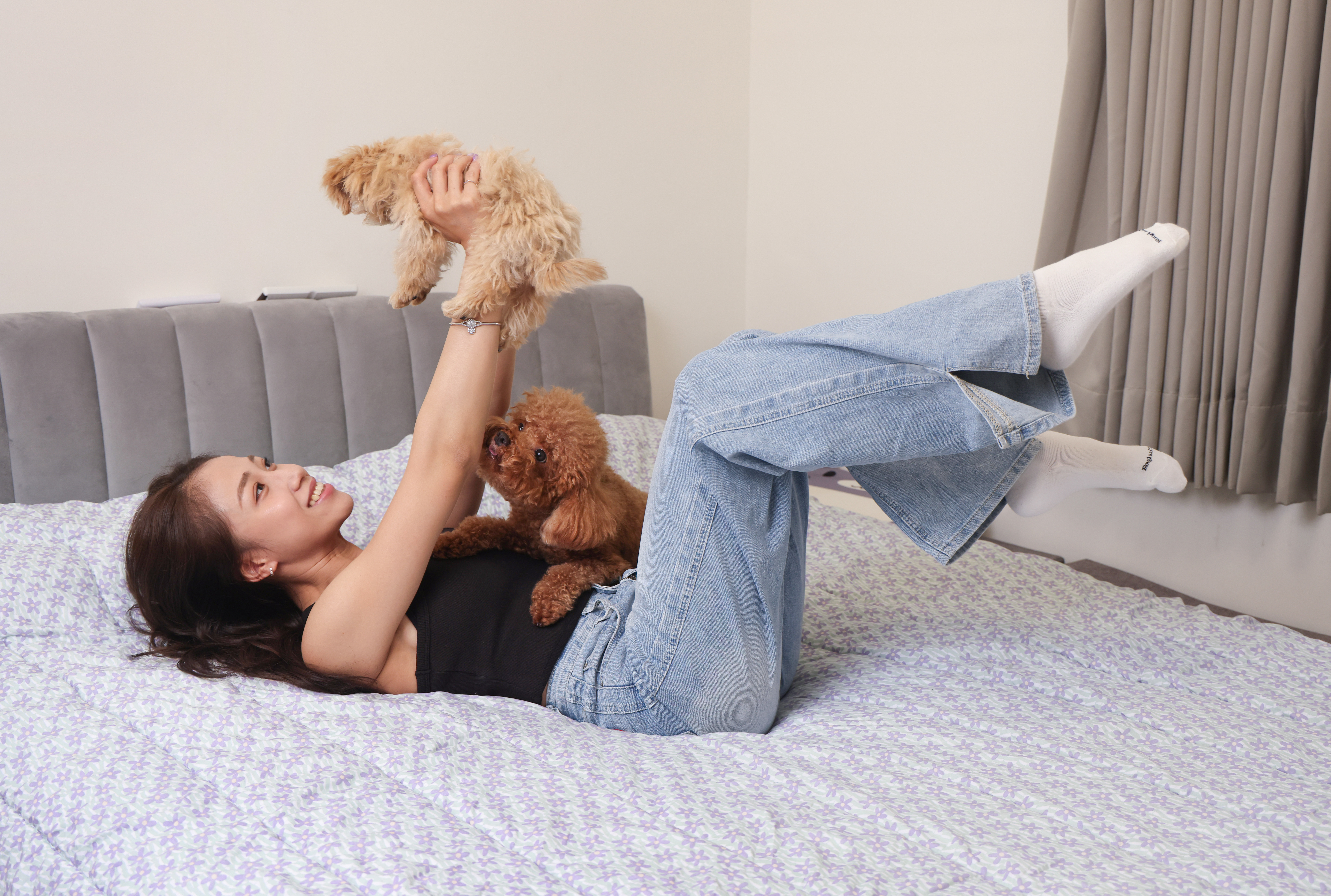 回家後一定要跟狗狗親親抱抱。特約記者 郭運復攝影