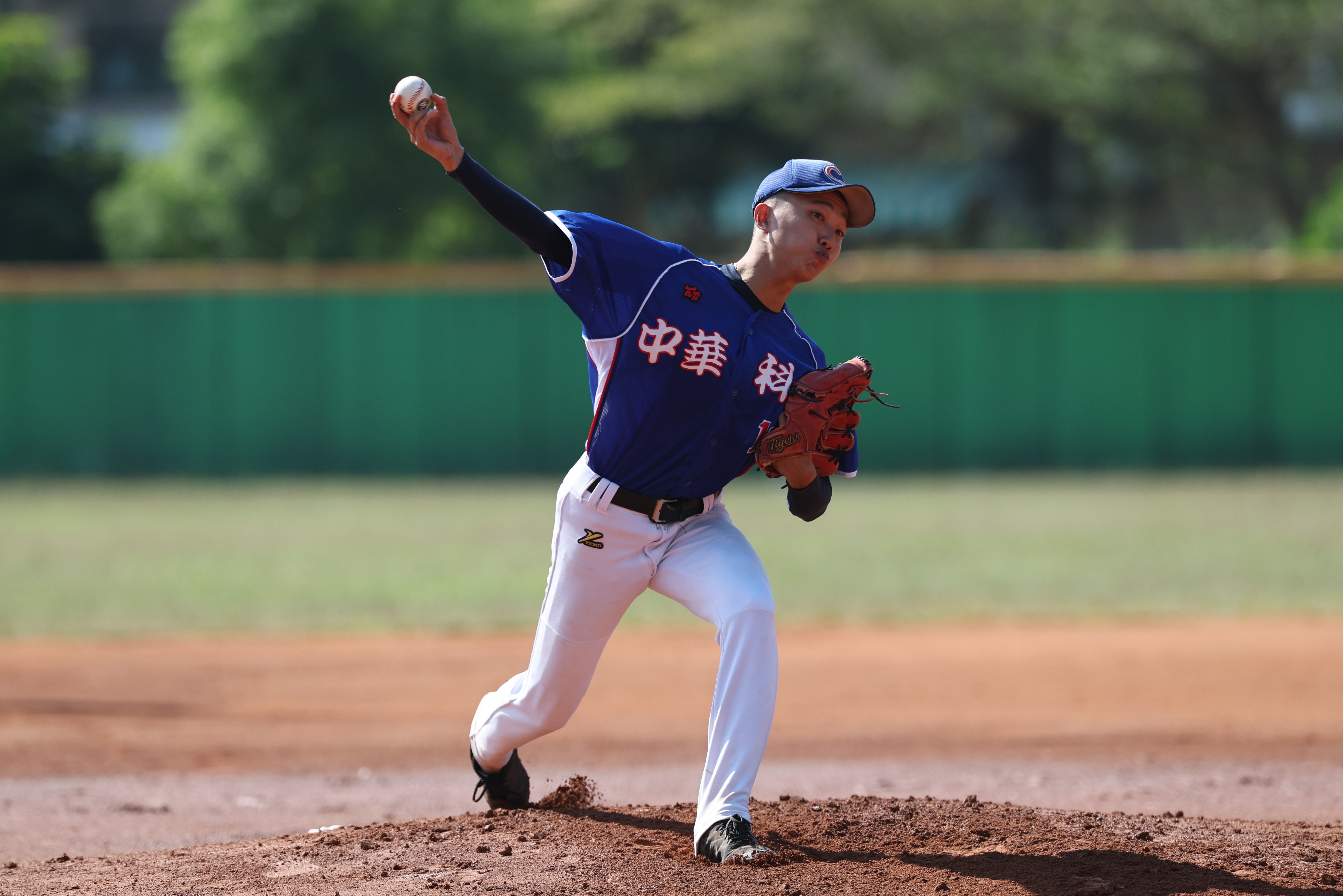 張均富8局完投敗。大專體總提供