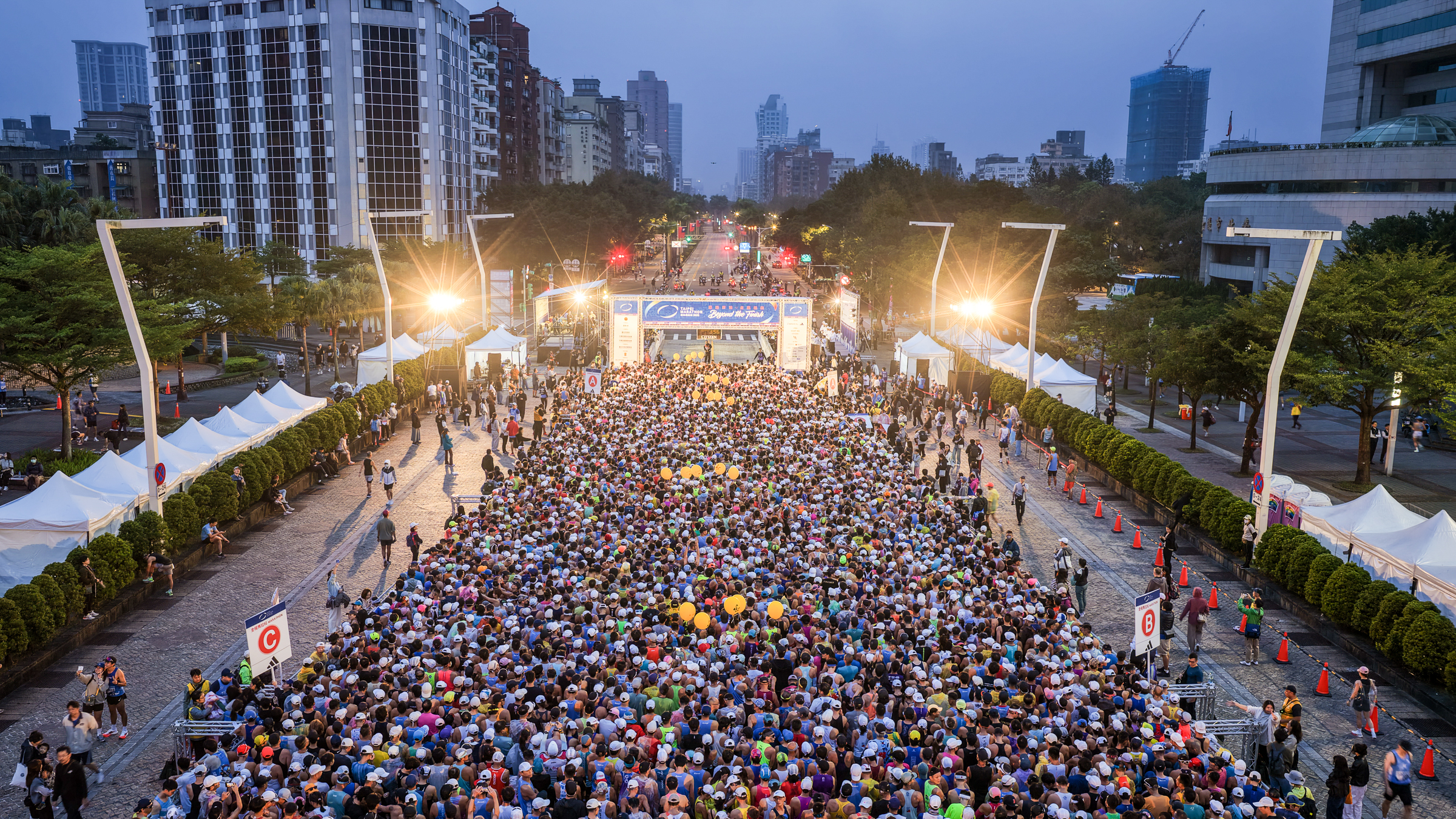 2025臺北馬拉松起跑。大會提供