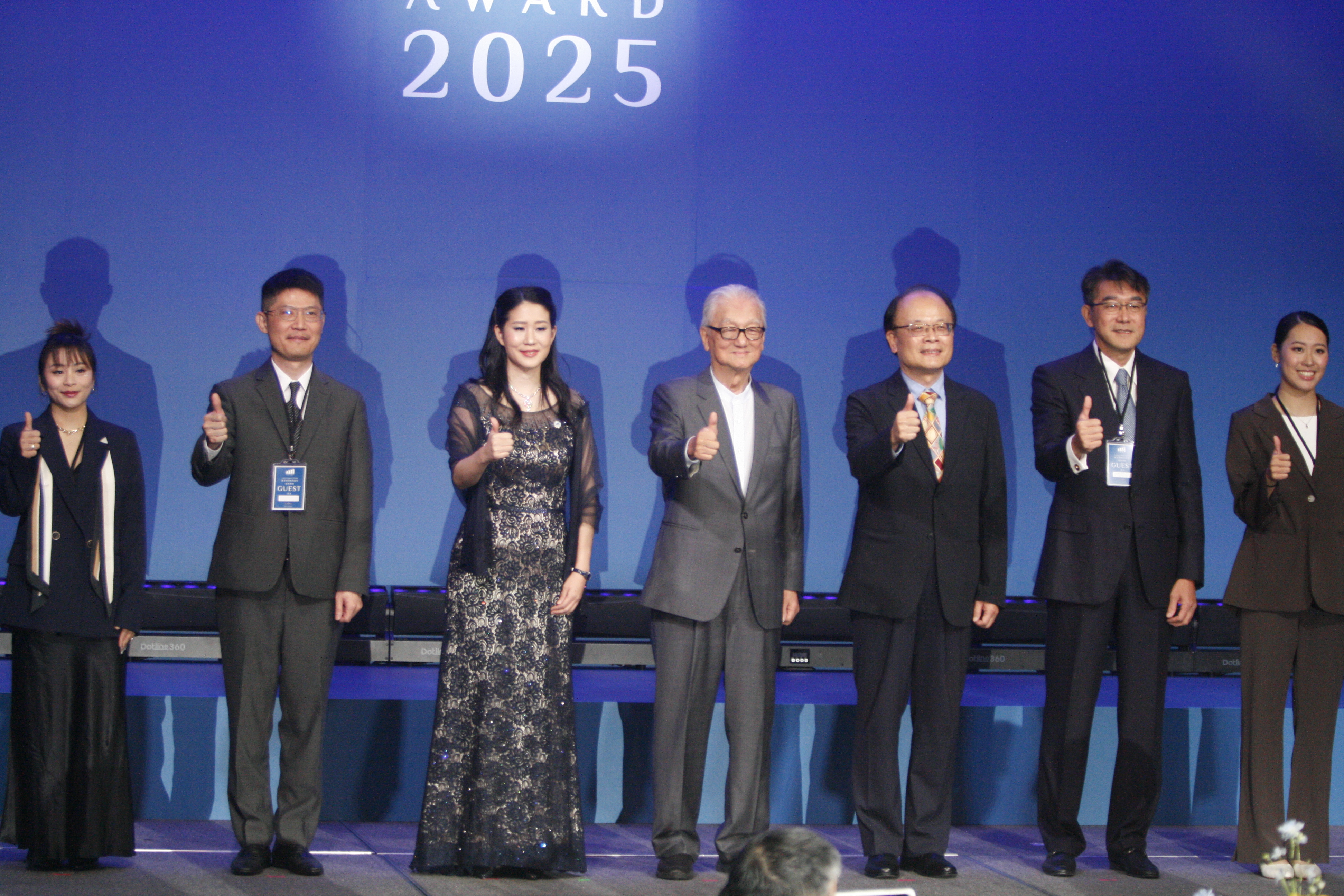 王楊嬌體育賽事創紀錄獎的頒獎人。詹健全攝