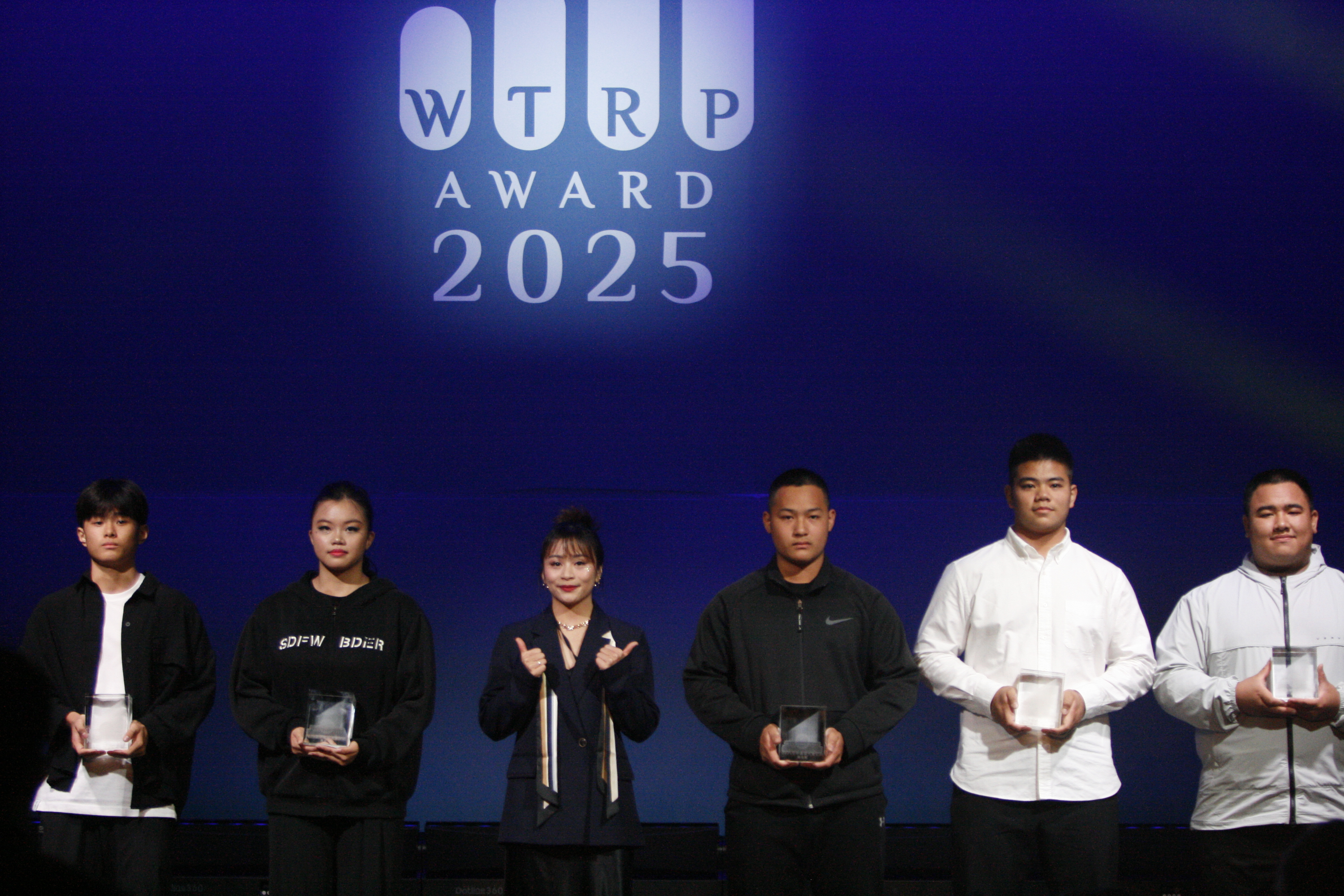  舉重破大會紀錄獎者。詹健全攝