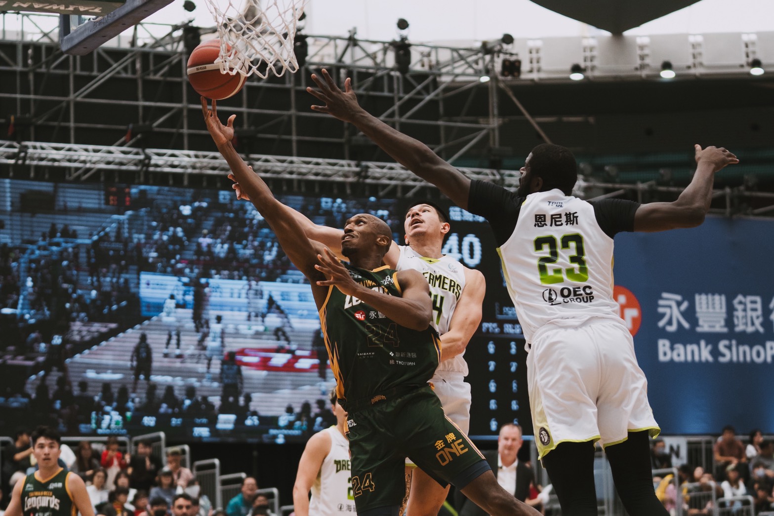 雲豹洋將克羅馬轟下29分11籃板雙十表現。JIM攝