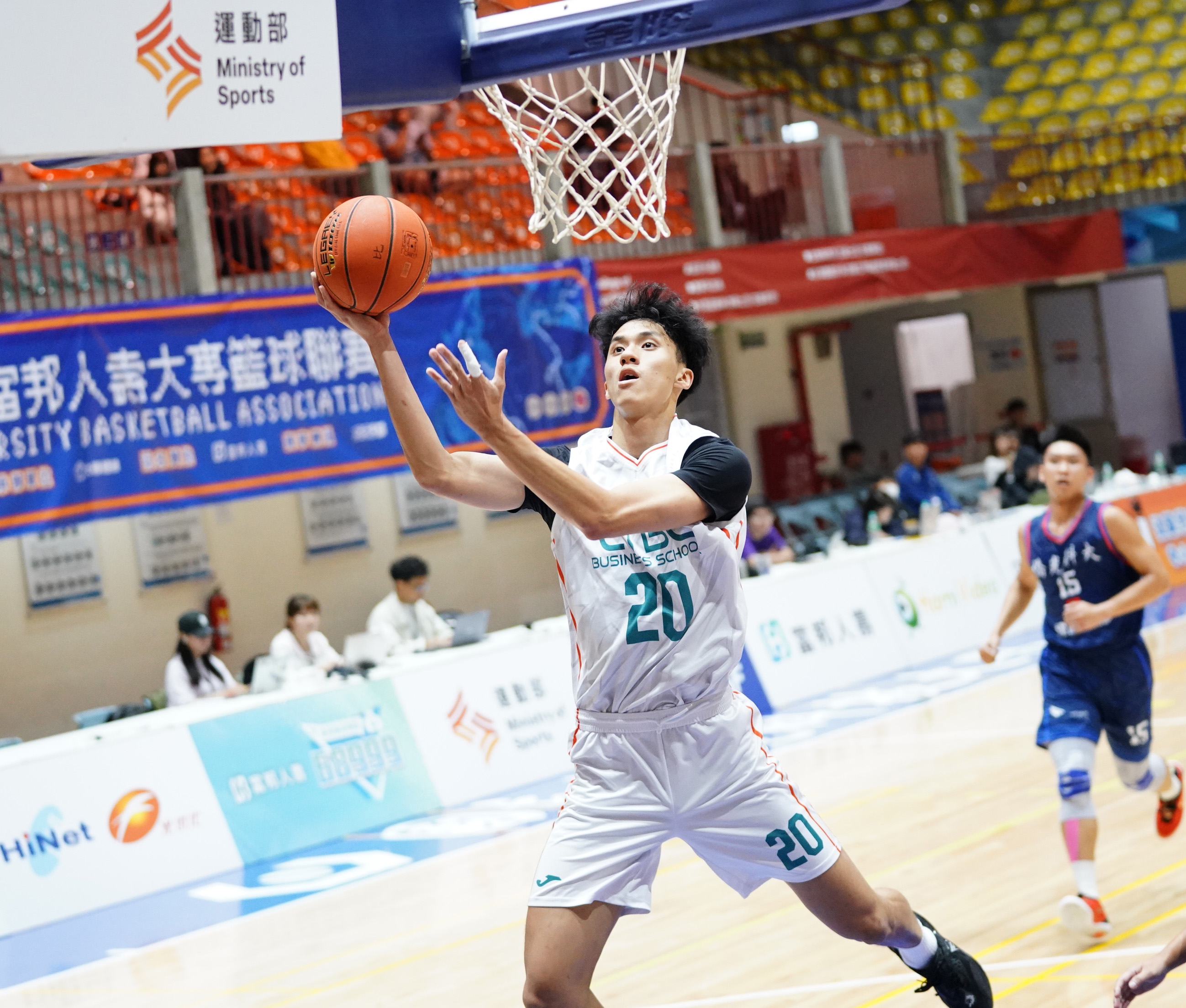 中信學院張順凱20分12籃板。大專體總提供
