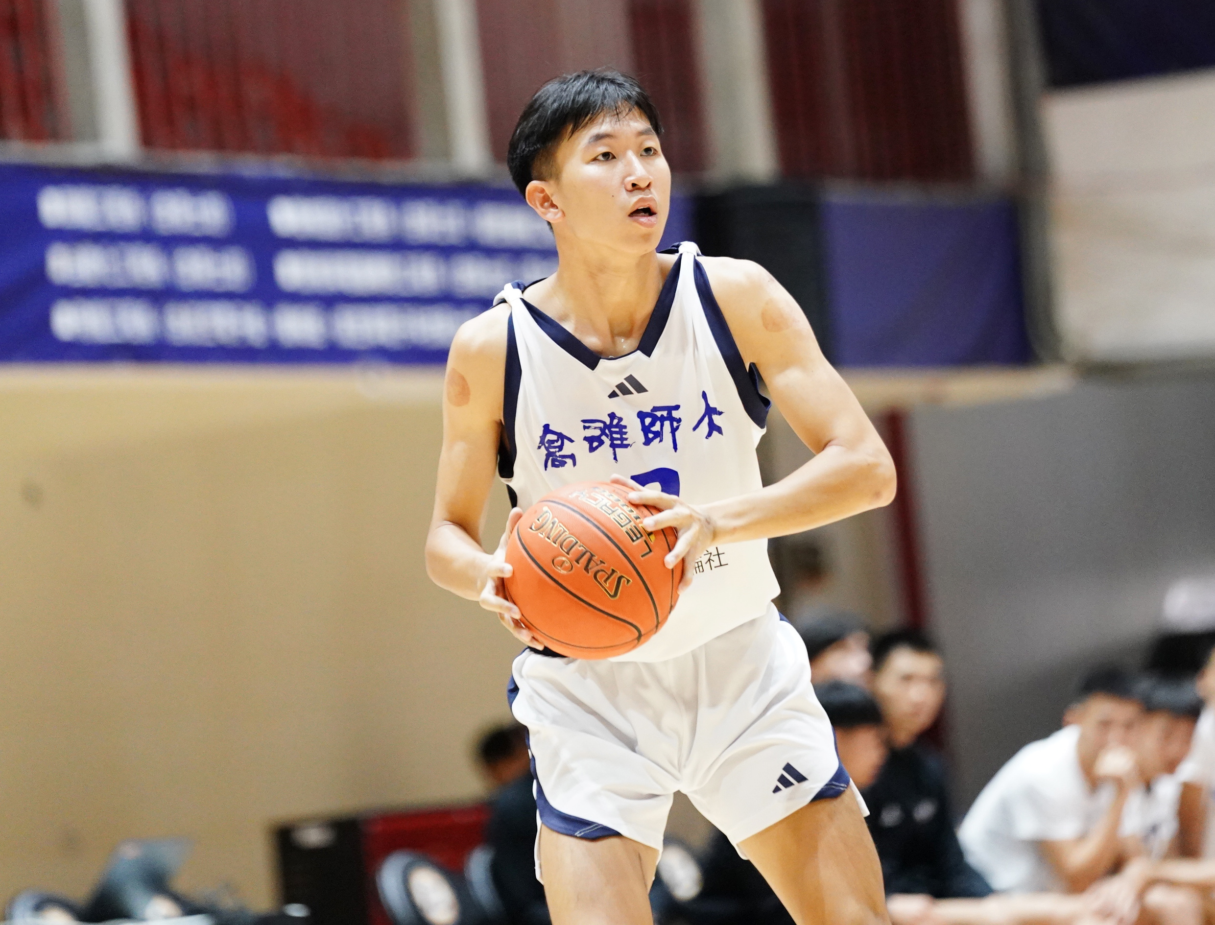 高雄師大成家帆14分8籃板。大專體總提供