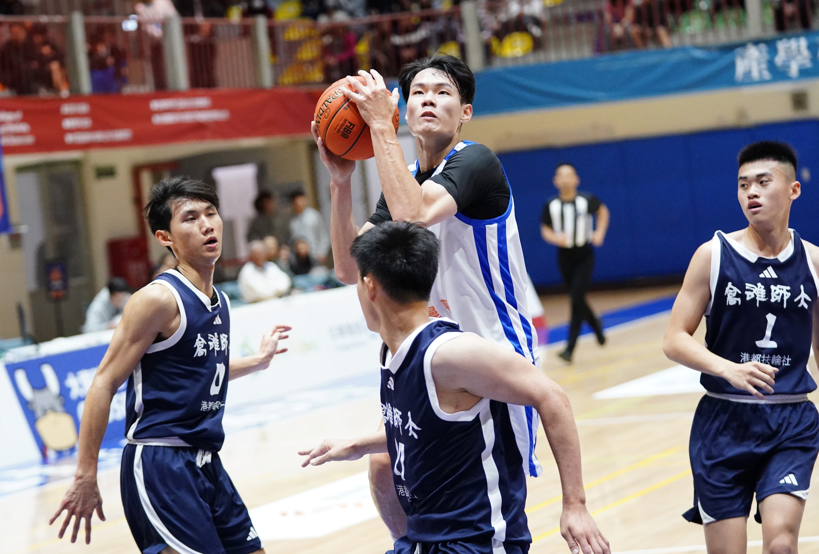 虎尾科大郭俊言20分14籃板。大專體總提供