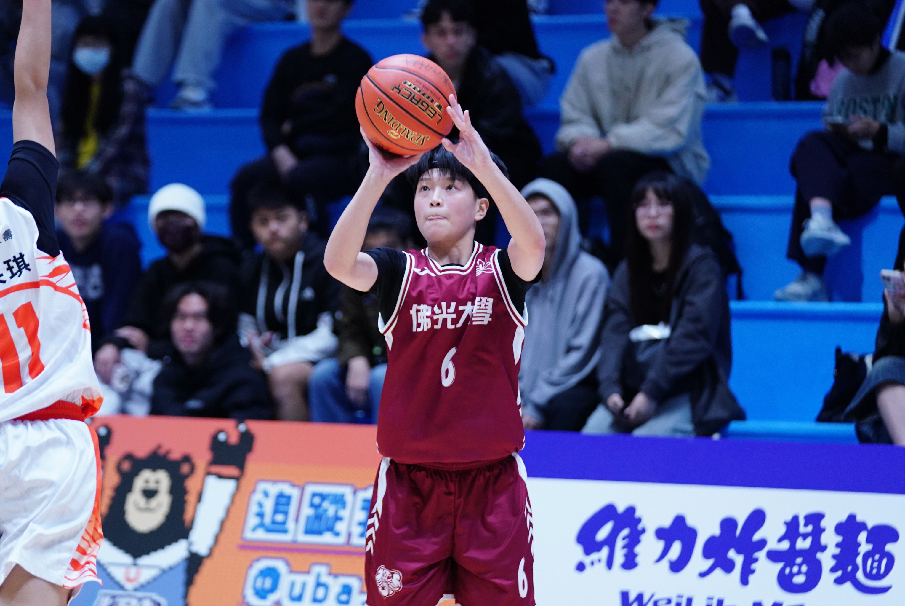 佛光大學連文鈴17分10籃板。大專體總提供