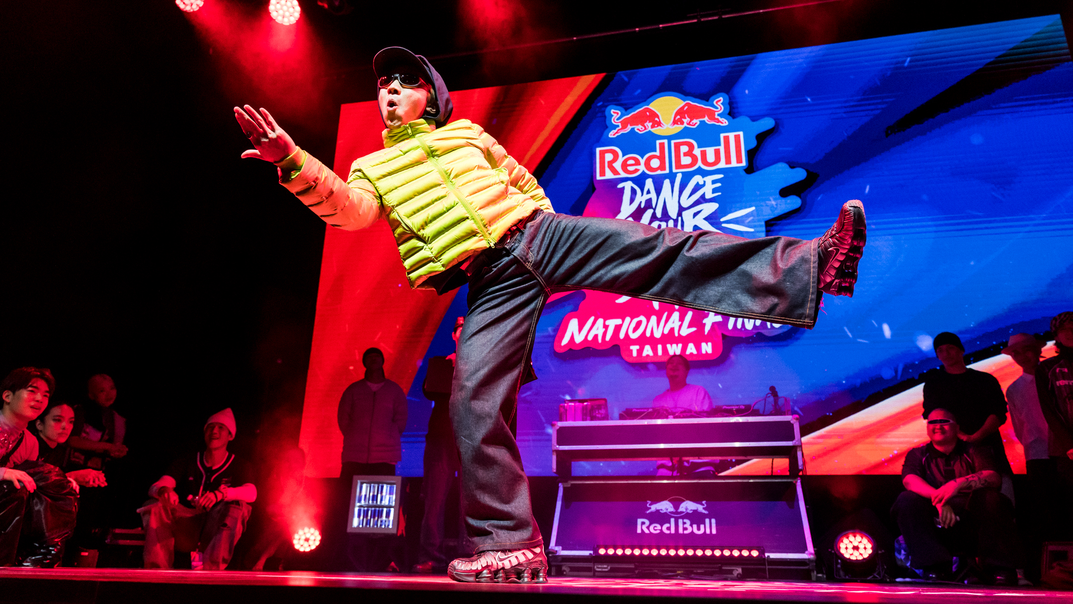 Red Bull Dance Your Style台灣大賽最終冠軍賽由Sunny巫宗諺與Skyhu 胡宗翰對決爭奪冠軍寶座。Skyhured Bull 提供