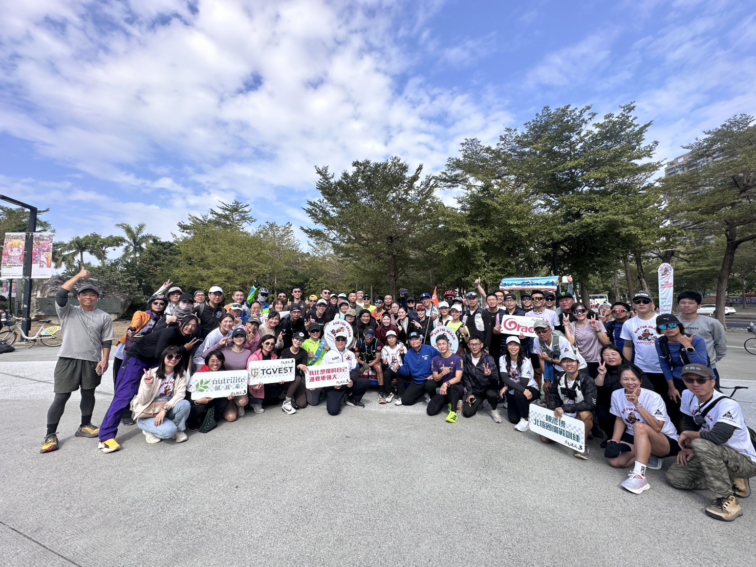 「第三屆黑色超跑雪橇環台訓練」後大合照。陳彥博提供